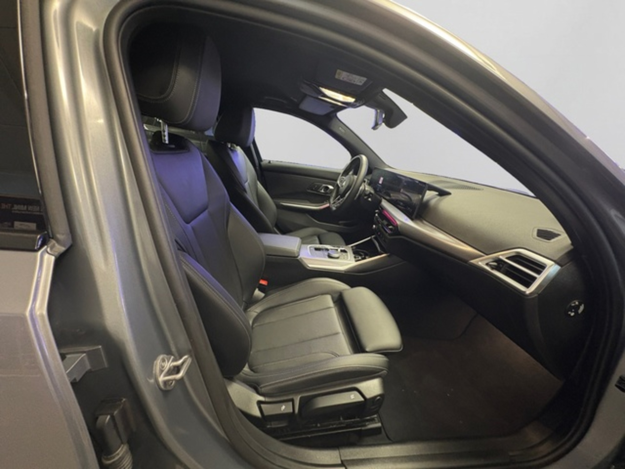 Renting BMW Serie 3 320d 140 kW (190 CV) 5 3