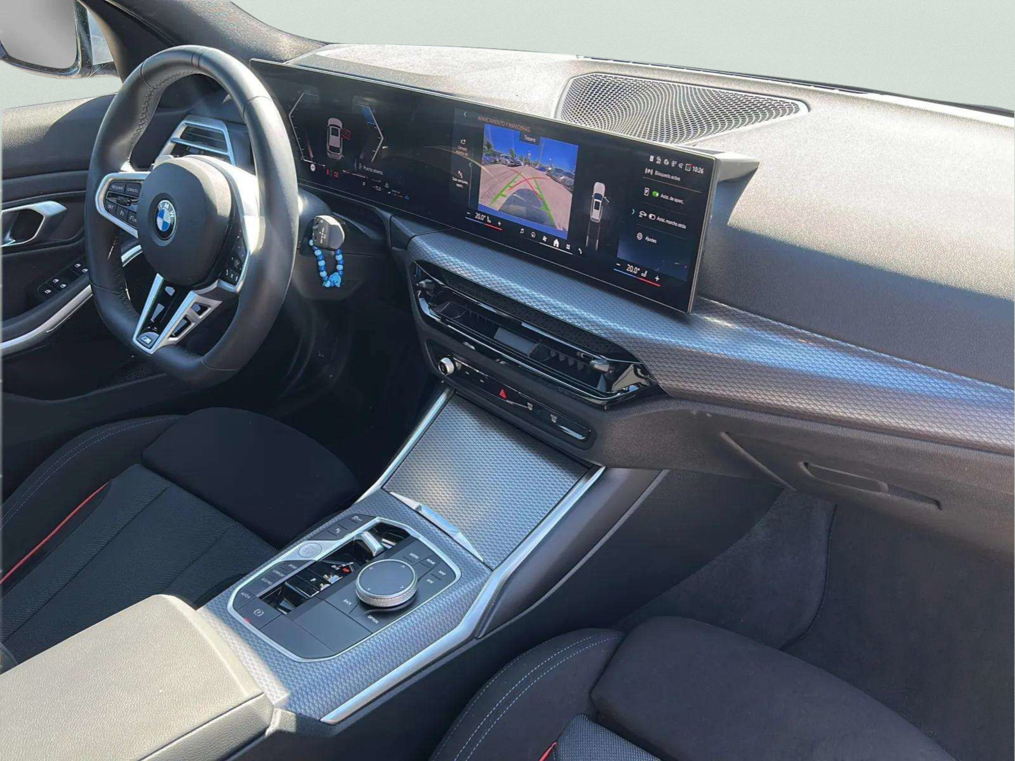 Renting BMW Serie 3 320d Touring 140 kW (190 CV) 1 2