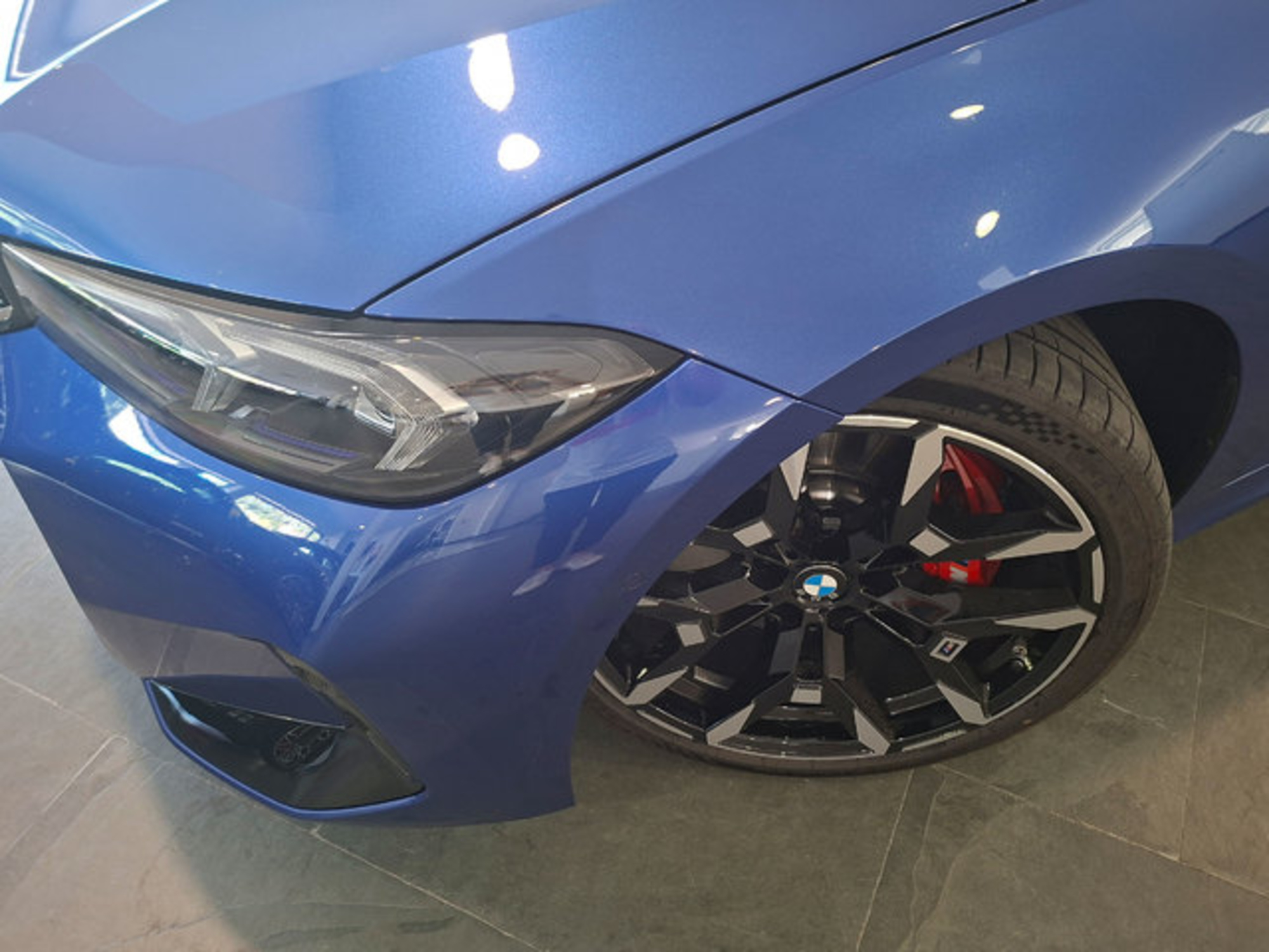 Renting BMW Serie 3 320d Touring 140 kW (190 CV) 9