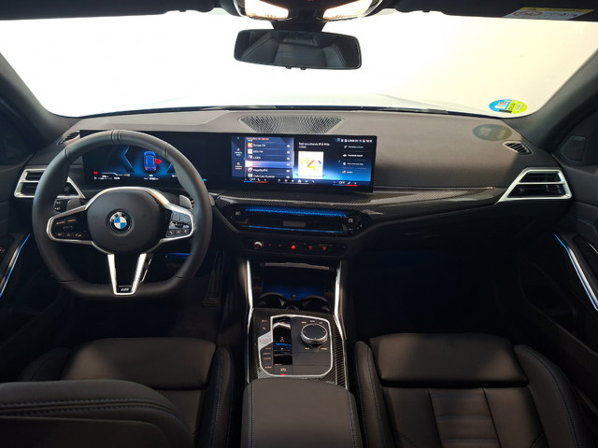 Renting BMW Serie 3 320d Touring 140 kW (190 CV) 9