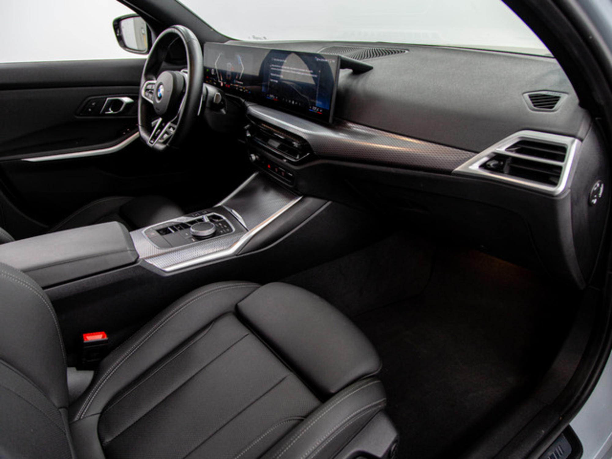 Renting BMW Serie 3 320d Touring 140 kW (190 CV) 9 1