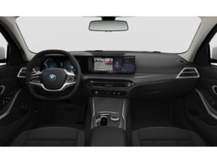 Renting BMW Serie 3 330e 215 kW (292 CV) 10