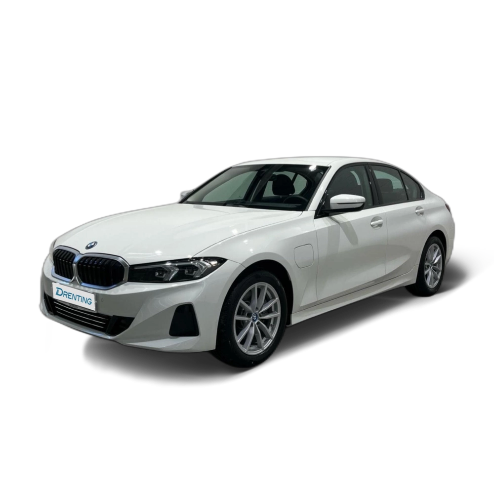 Renting BMW Serie 3 330e 215 kW (292 CV) 20 4