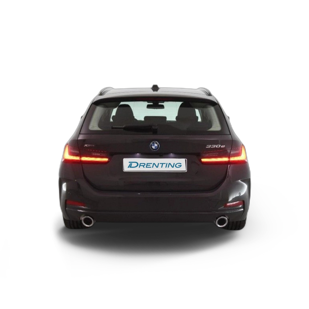 Renting BMW Serie 3 330e xDrive Touring 215 kW (292 CV) 5