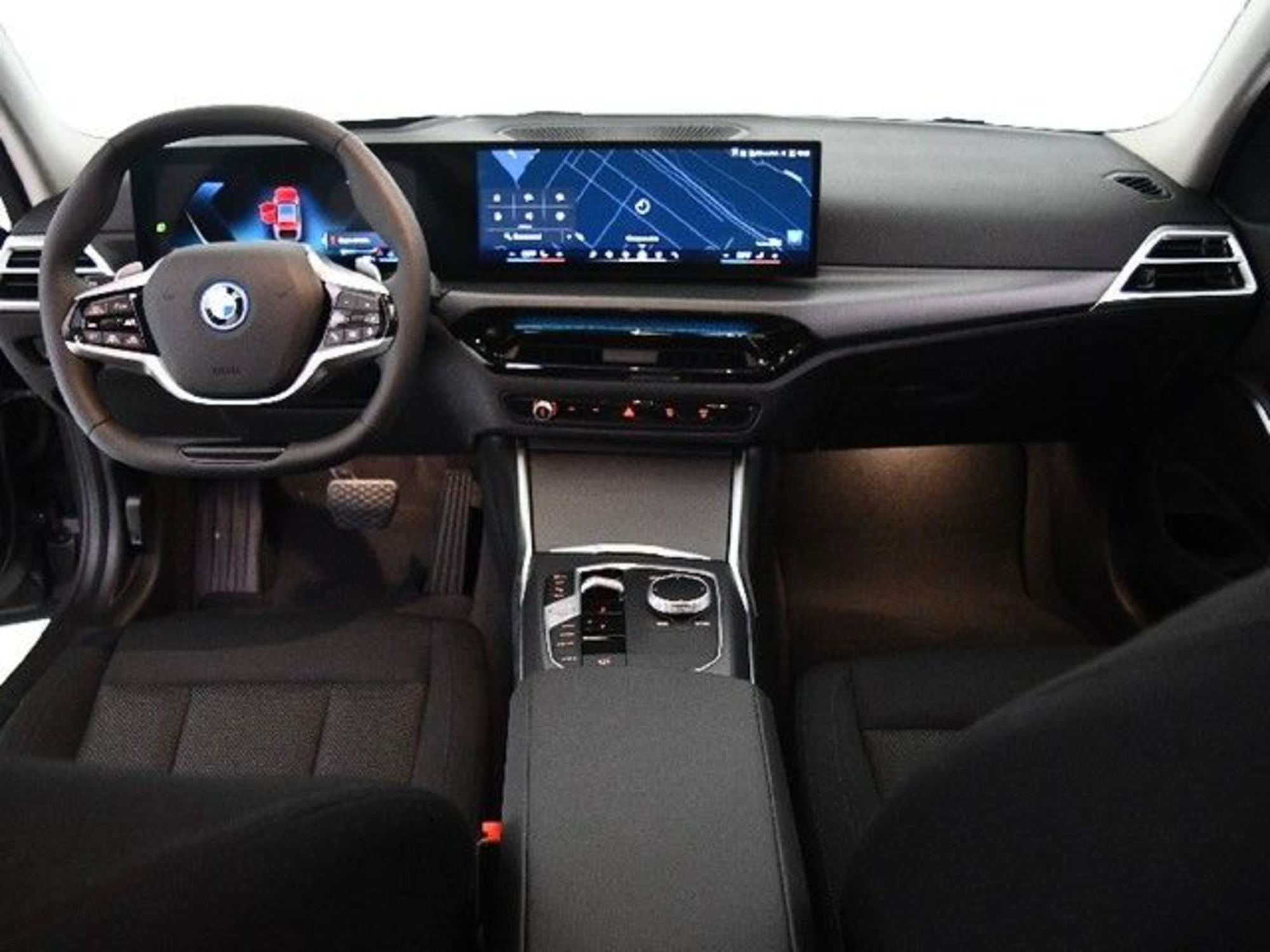 Renting BMW Serie 3 330e xDrive Touring 215 kW (292 CV) 5