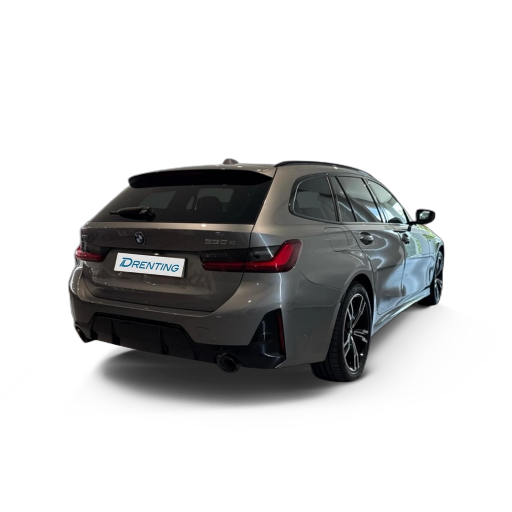 Renting BMW Serie 3 330e xDrive Touring 215 kW (292 CV) 7 1