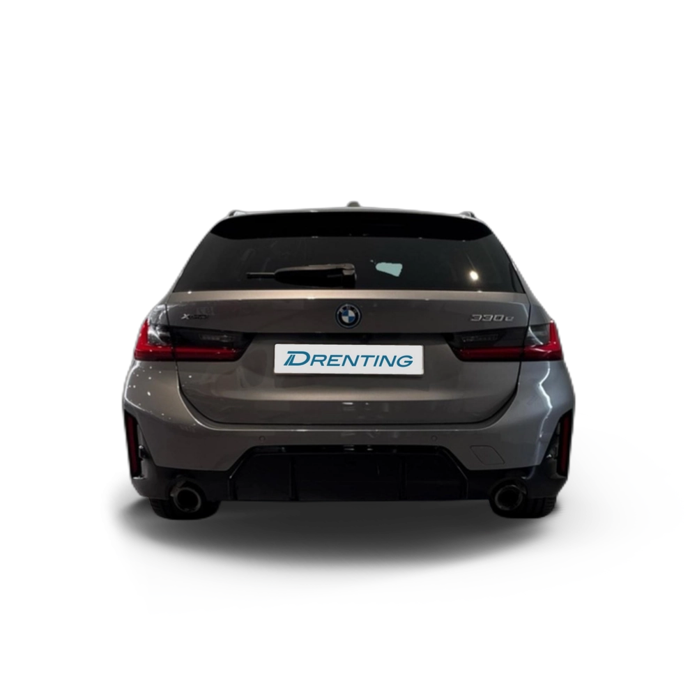 Renting BMW Serie 3 330e xDrive Touring 215 kW (292 CV) 7 1