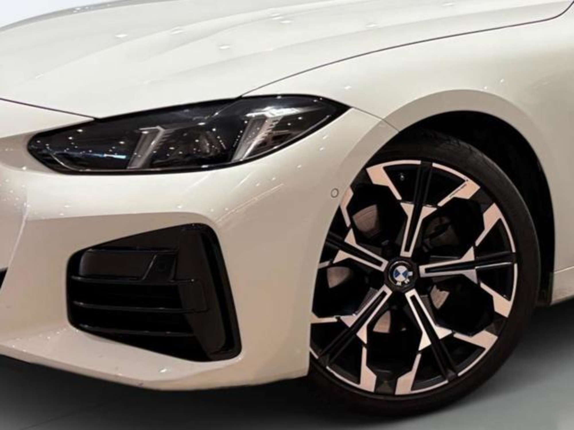 Renting BMW Serie 4 420d Cabrio 140 kW (190 CV)