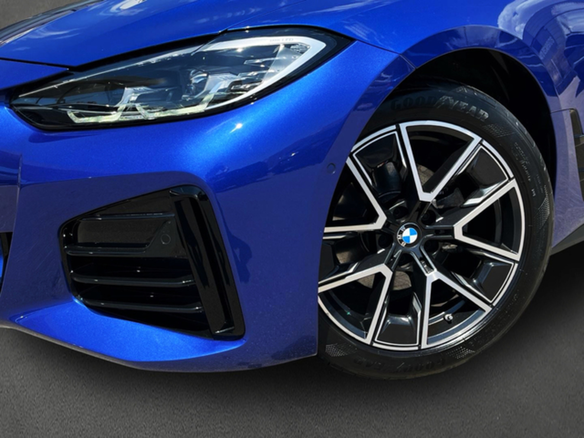 Renting BMW Serie 4 420i Gran Coupe 135 kW (184 CV) 4 2