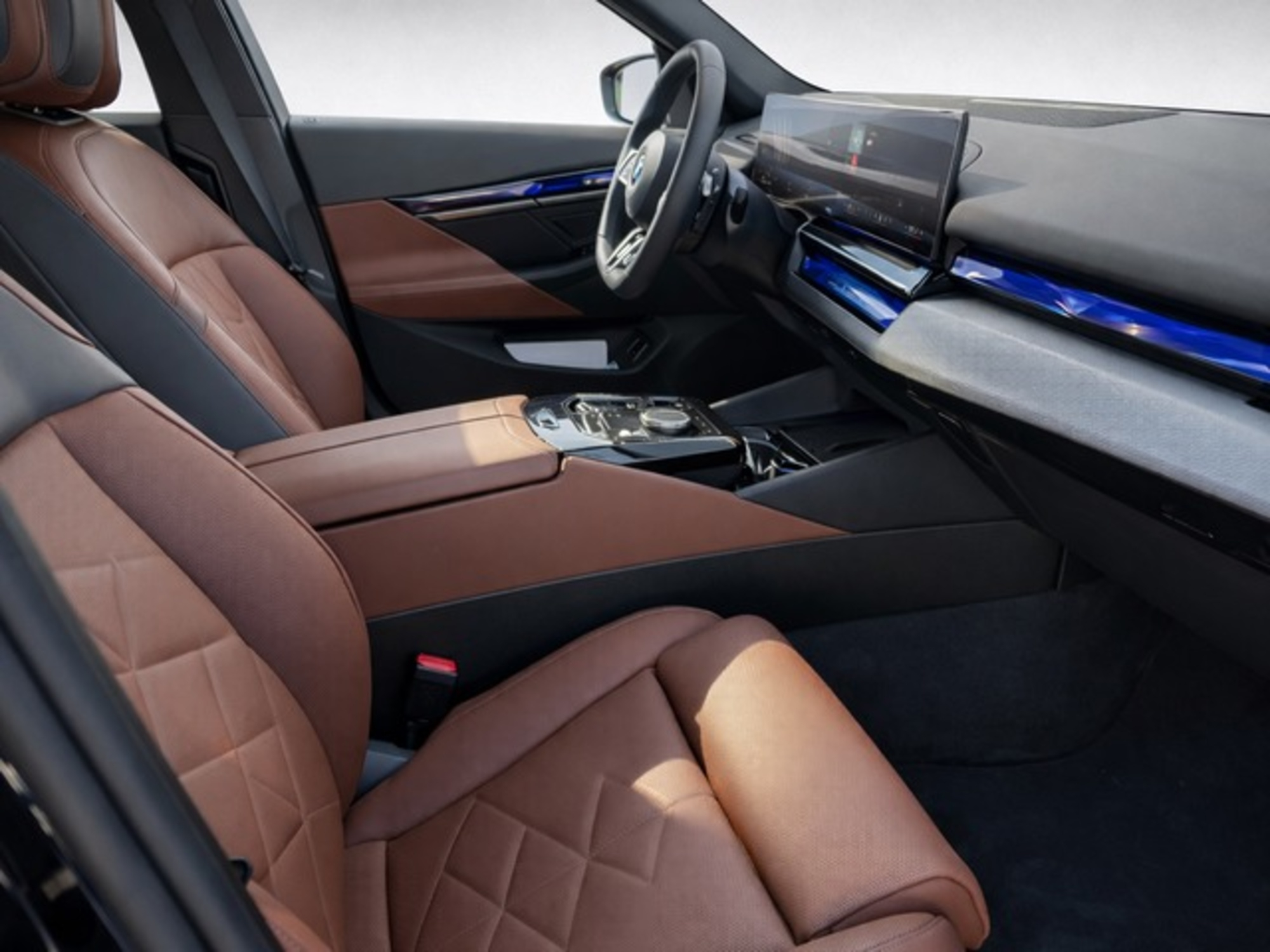 Renting BMW Serie 5 520d 145 kW (197 CV) 8