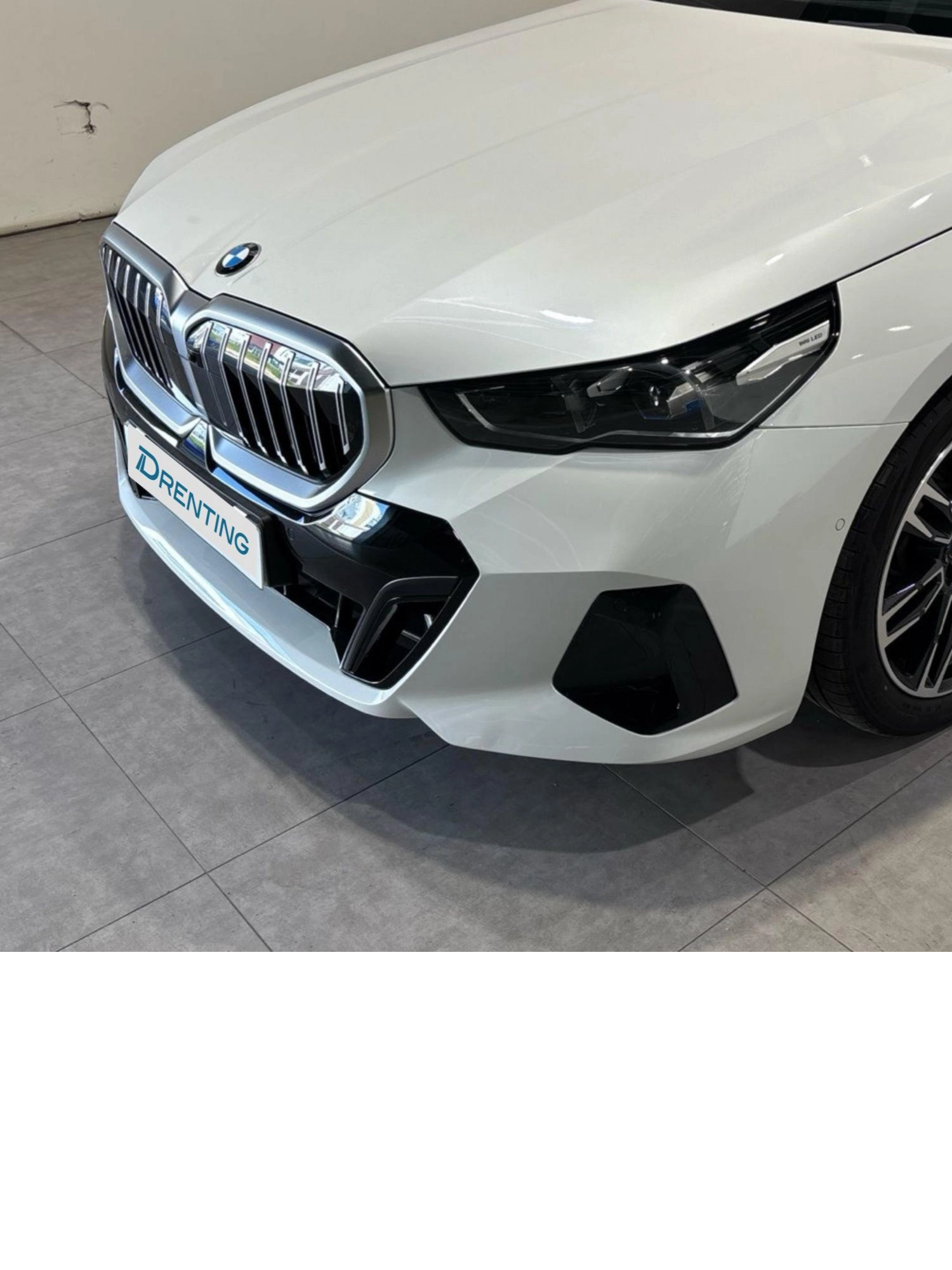 Renting BMW Serie 5 520d Touring 145 kW (197 CV) 1