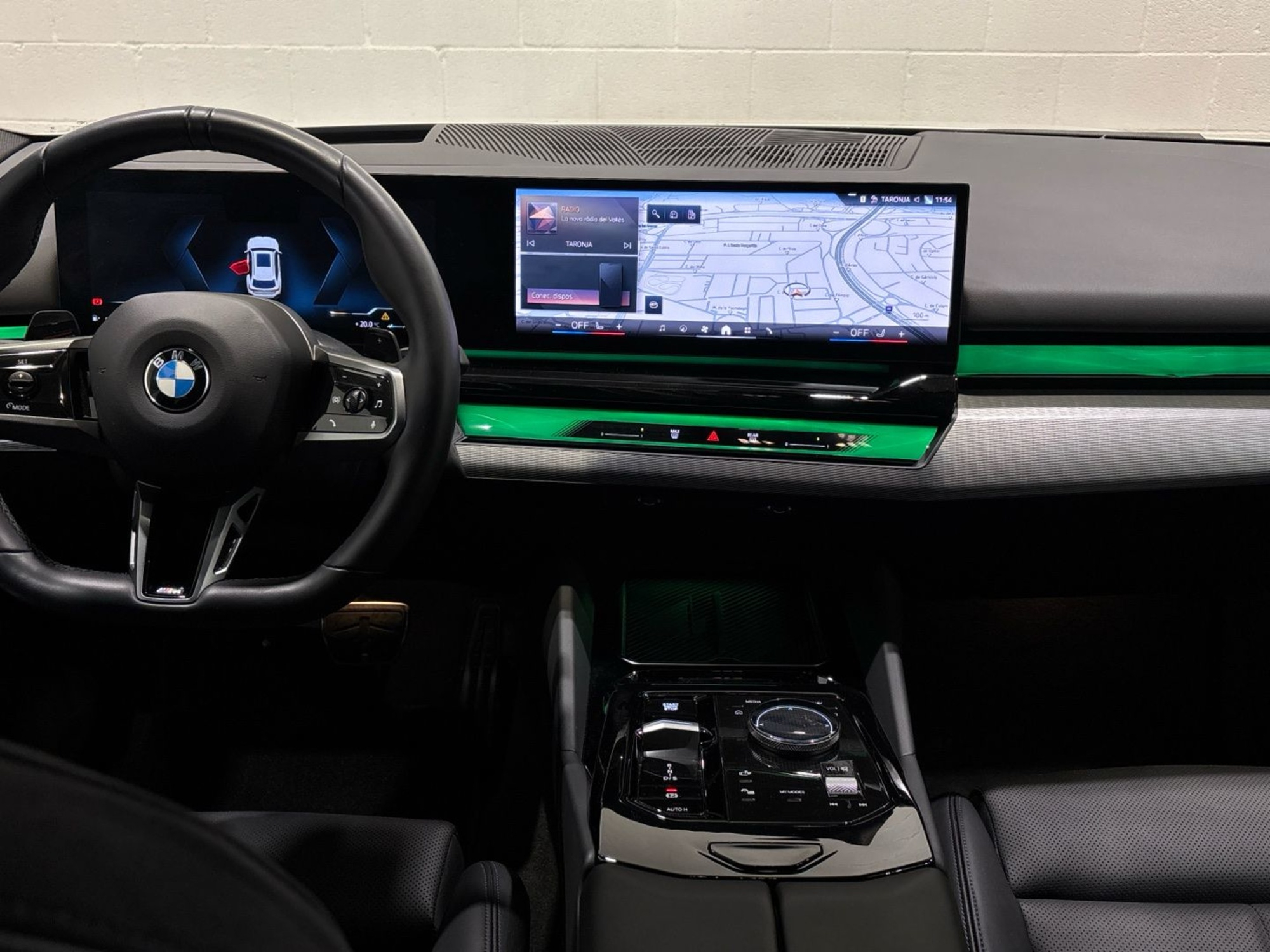 Renting BMW Serie 5 520d Touring 145 kW (197 CV) 1