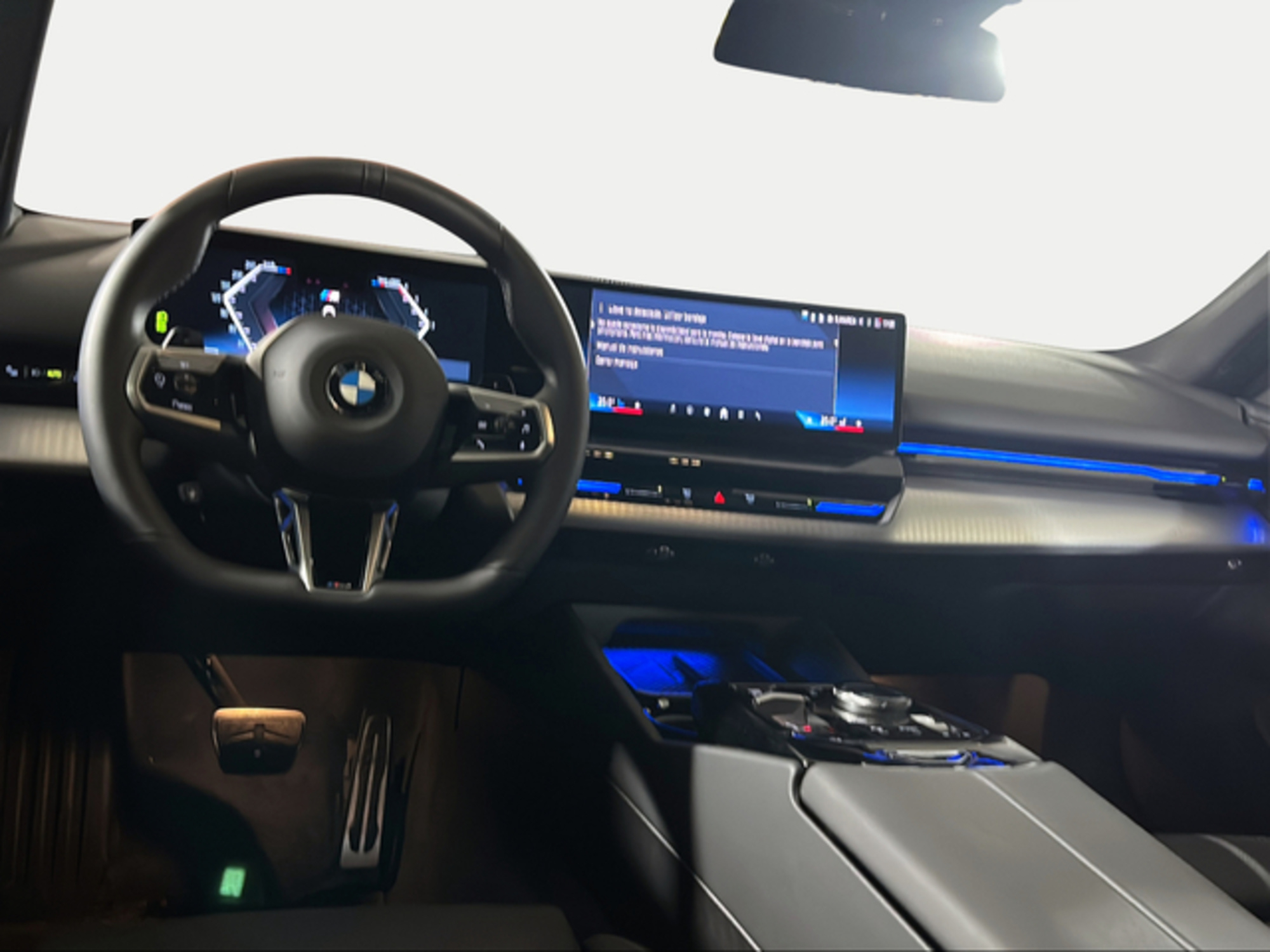 Renting BMW Serie 5 520d Touring 145 kW (197 CV) 1 1
