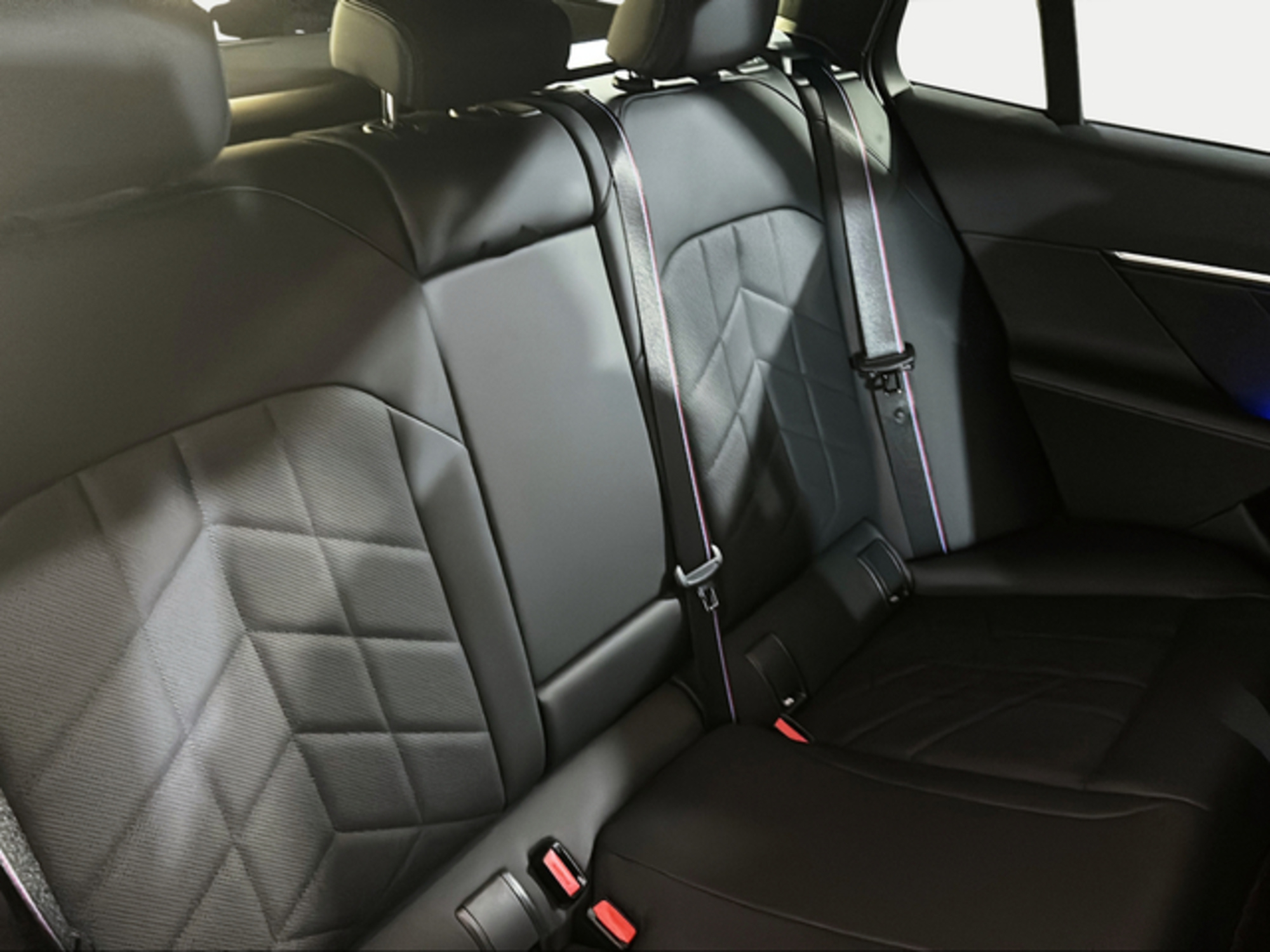 Renting BMW Serie 5 520d Touring 145 kW (197 CV) 1 1