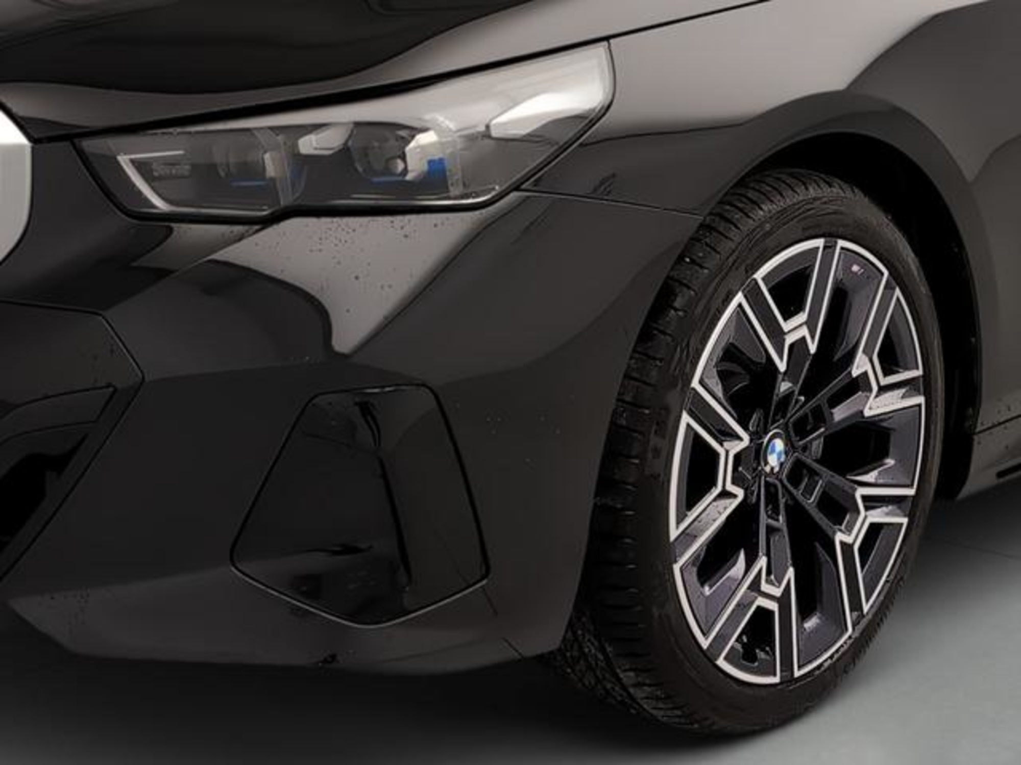 Renting BMW Serie 5 520d xDrive Touring 145 kW (197 CV) 2