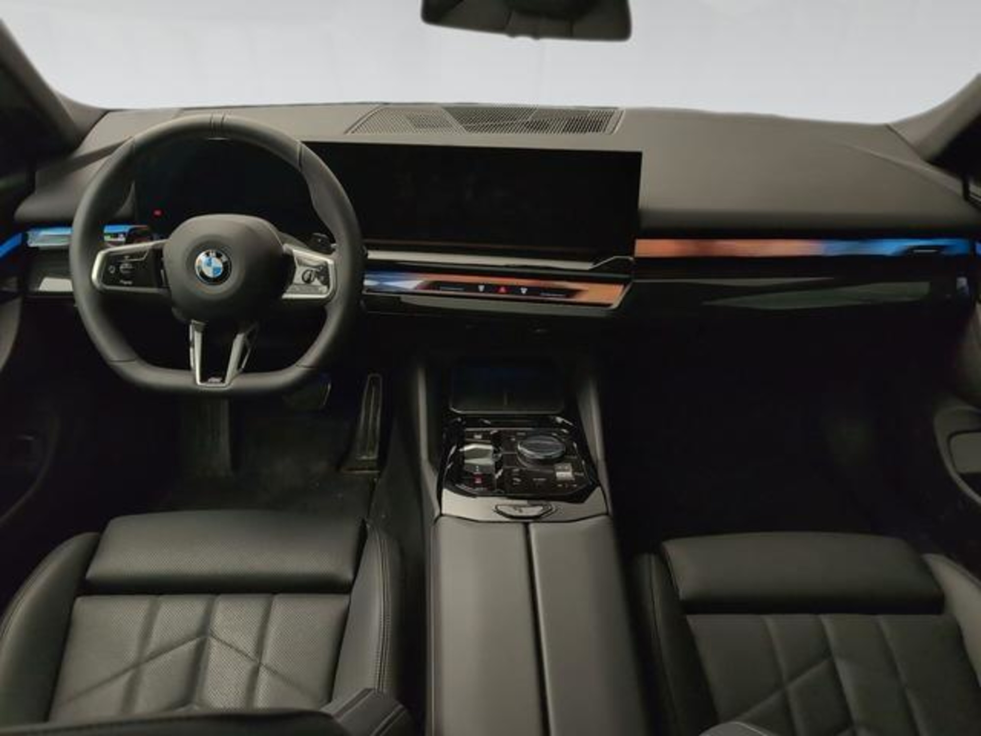 Renting BMW Serie 5 520d xDrive Touring 145 kW (197 CV) 2