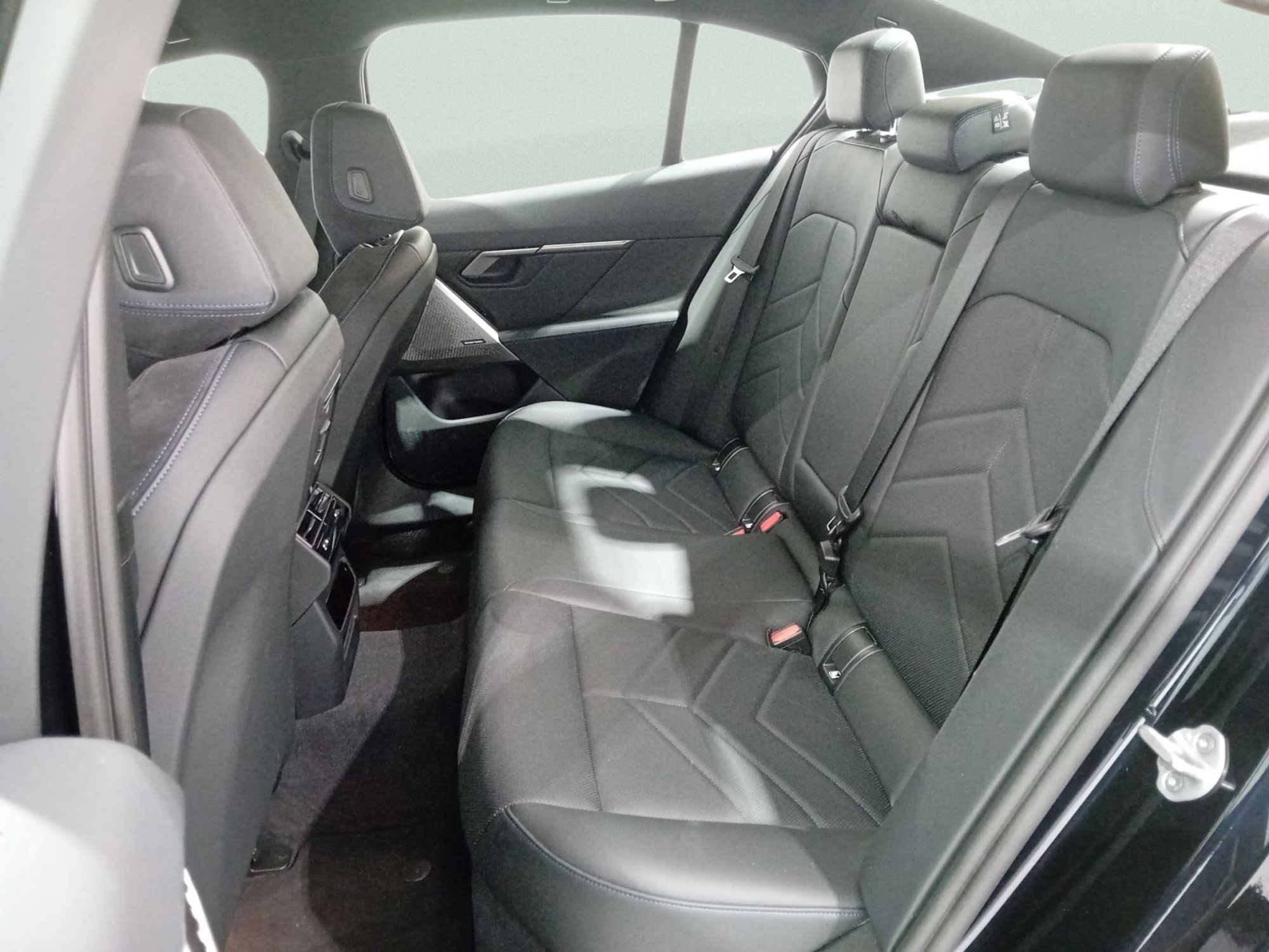 Renting BMW Serie 5 530e 220 kW (299 CV) 1 2