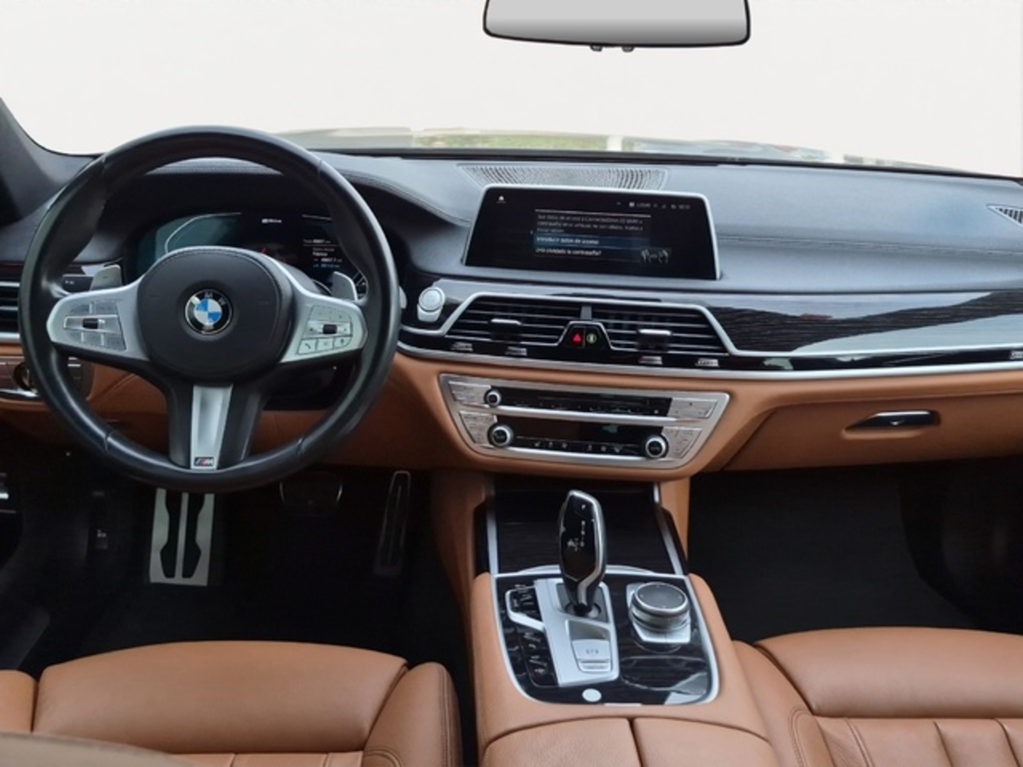 Renting BMW Serie 7 745e 290 kW (394 CV)