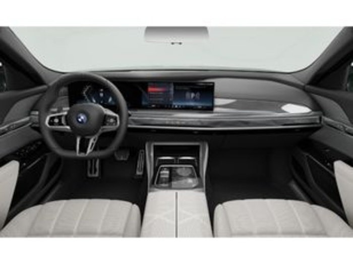 Renting BMW Serie 7 M760e 420 kW (571 CV)