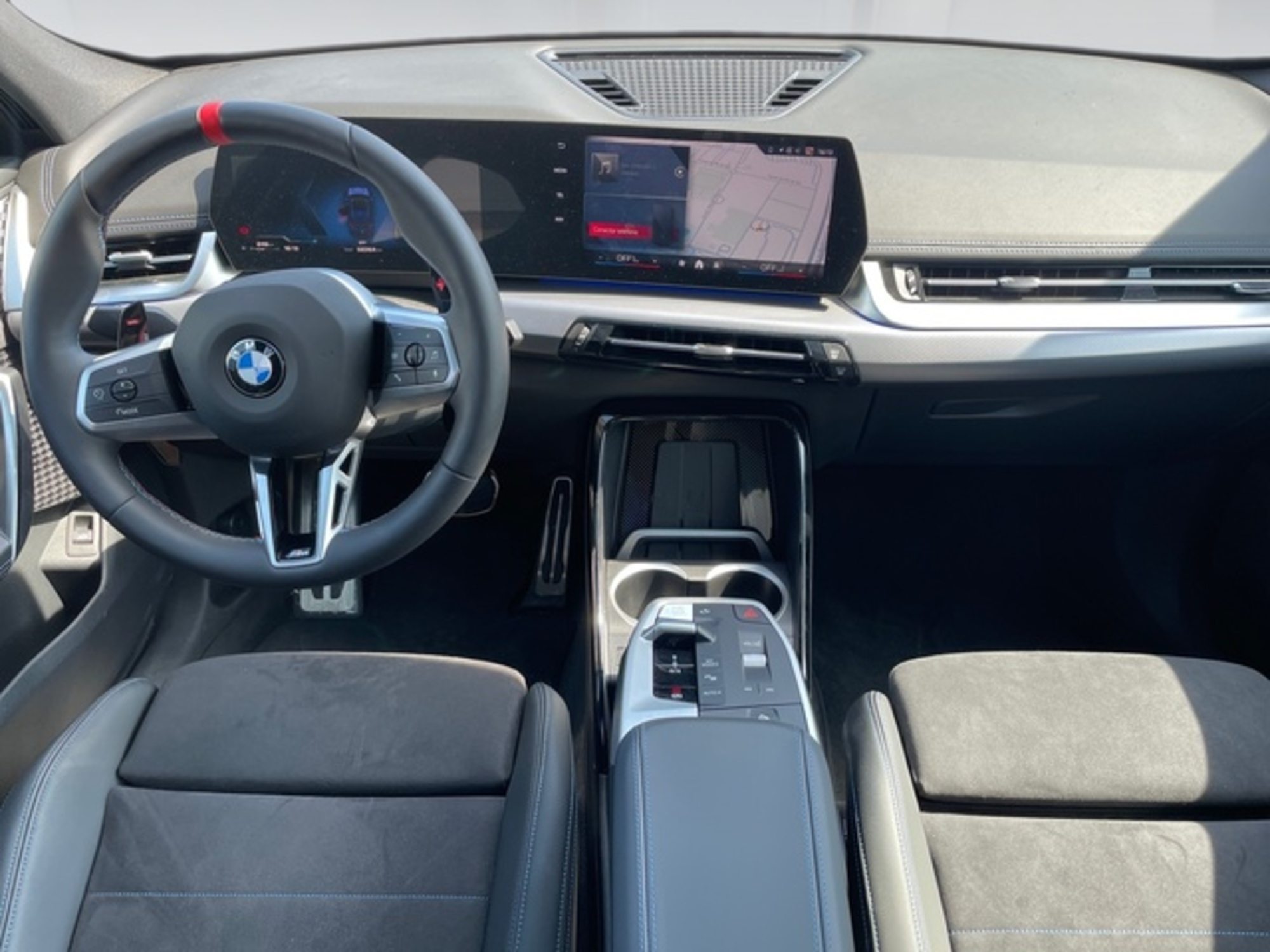 Renting BMW X1 M35i xDrive 221 kW (300 CV) 1