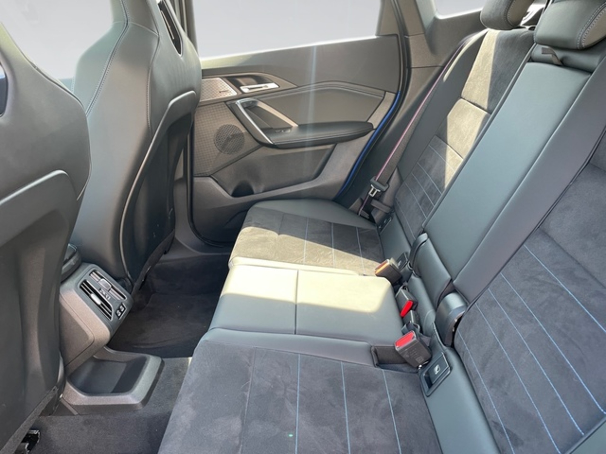 Renting BMW X1 M35i xDrive 221 kW (300 CV) 1