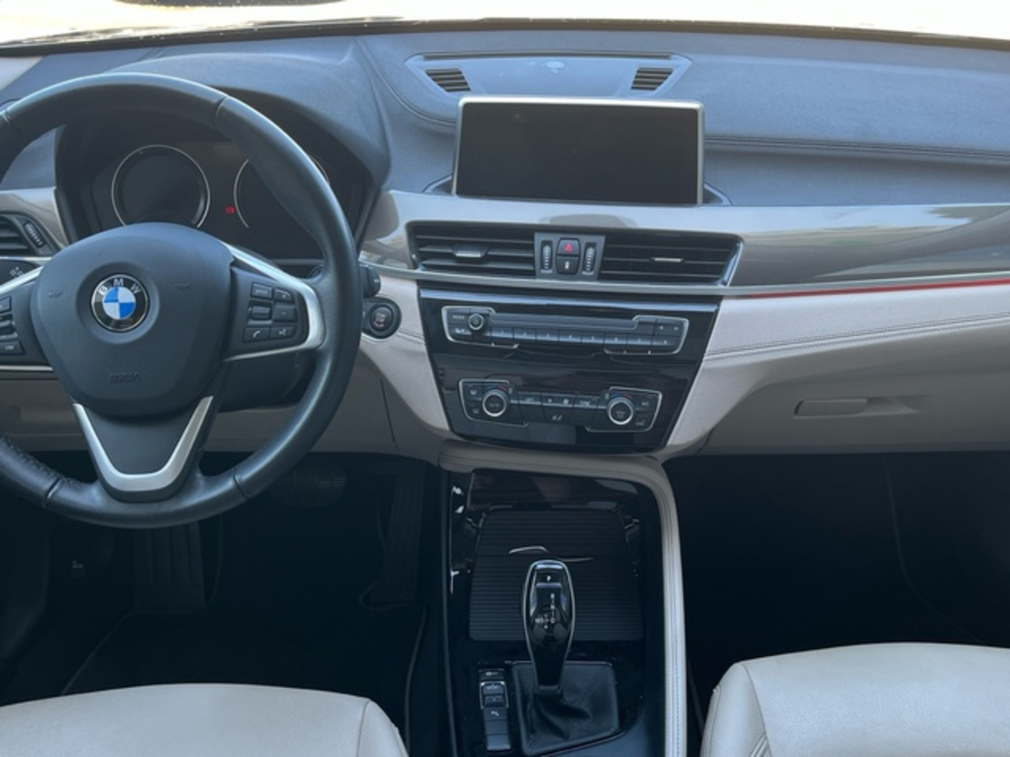 Renting BMW X1 sDrive18d 110 kW (150 CV) 13 6