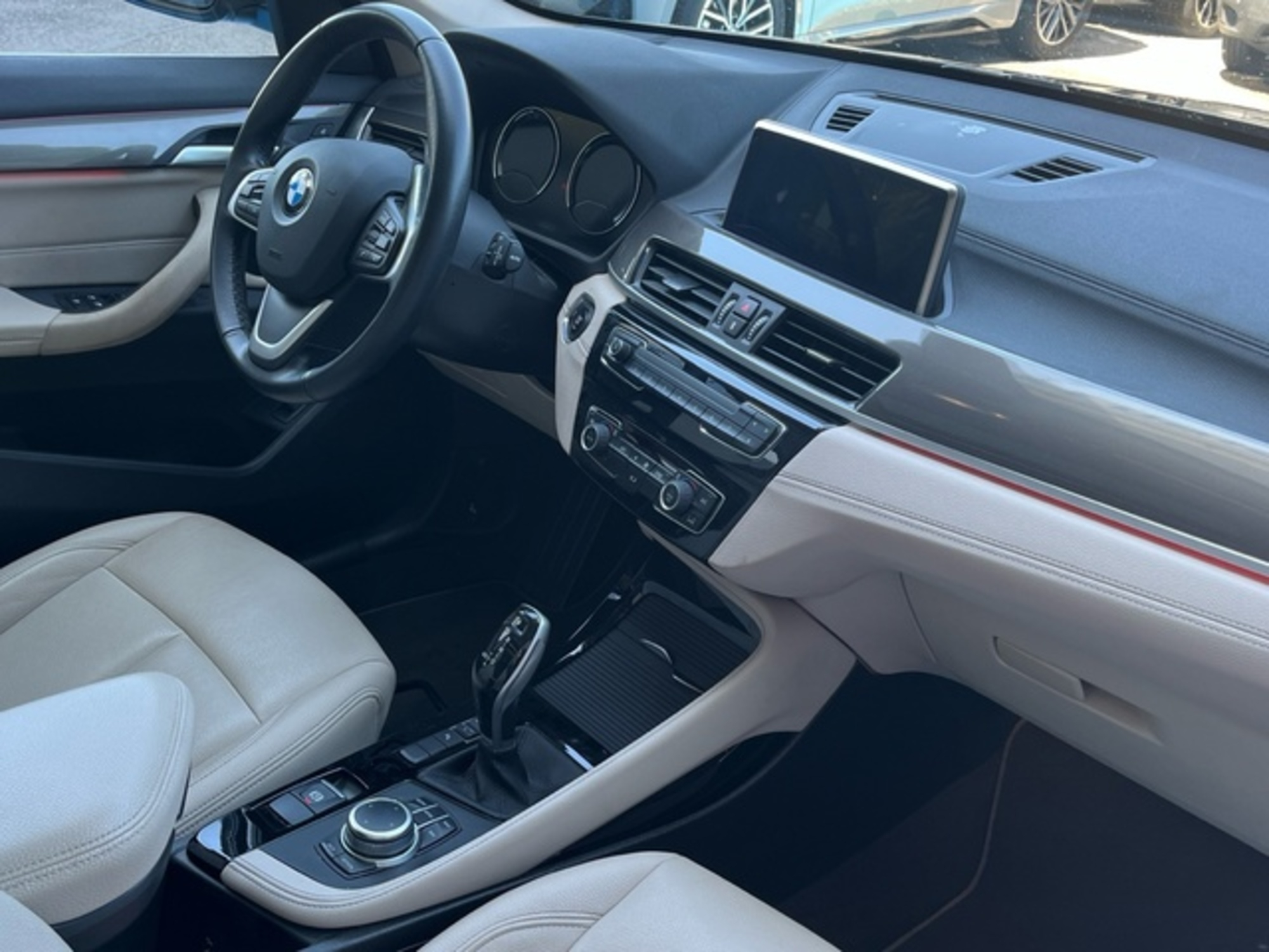Renting BMW X1 sDrive18d 110 kW (150 CV) 13 6