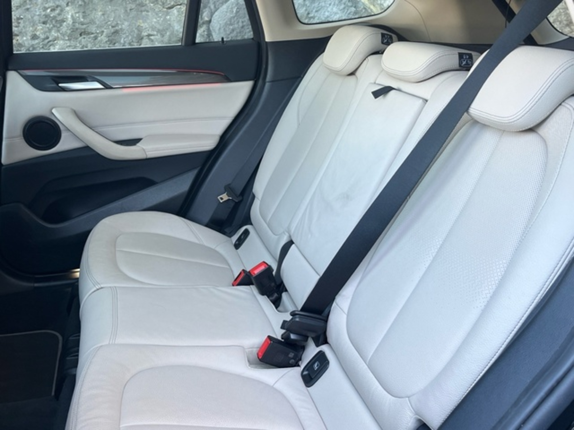 Renting BMW X1 sDrive18d 110 kW (150 CV) 13 6