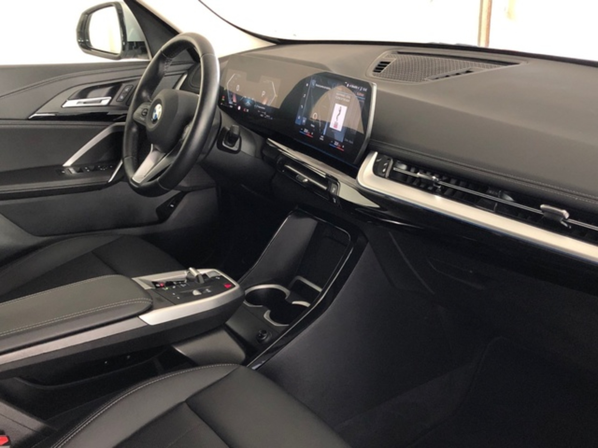 Renting BMW X1 sDrive18d 110 kW (150 CV) 23