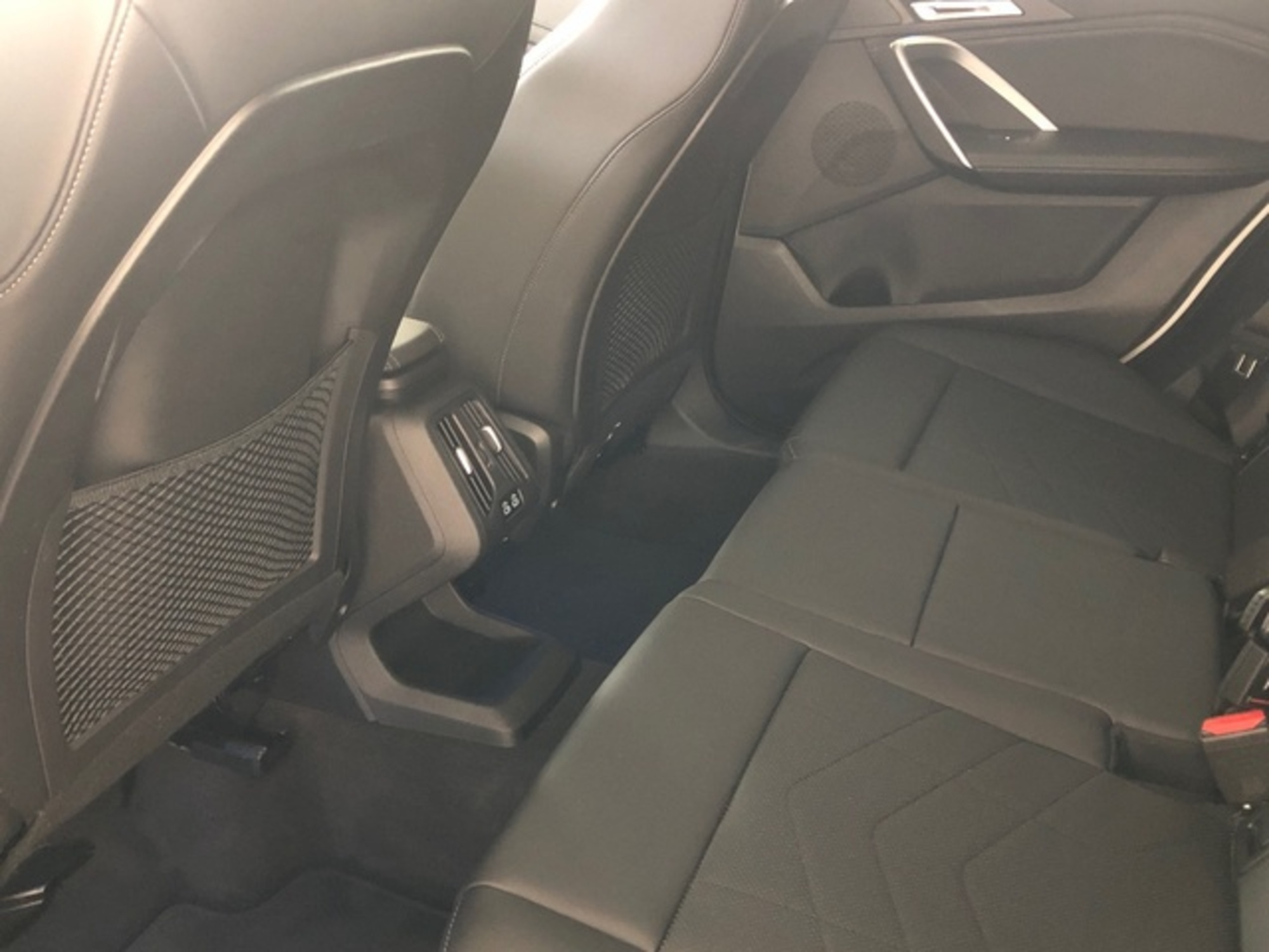 Renting BMW X1 sDrive18d 110 kW (150 CV) 23