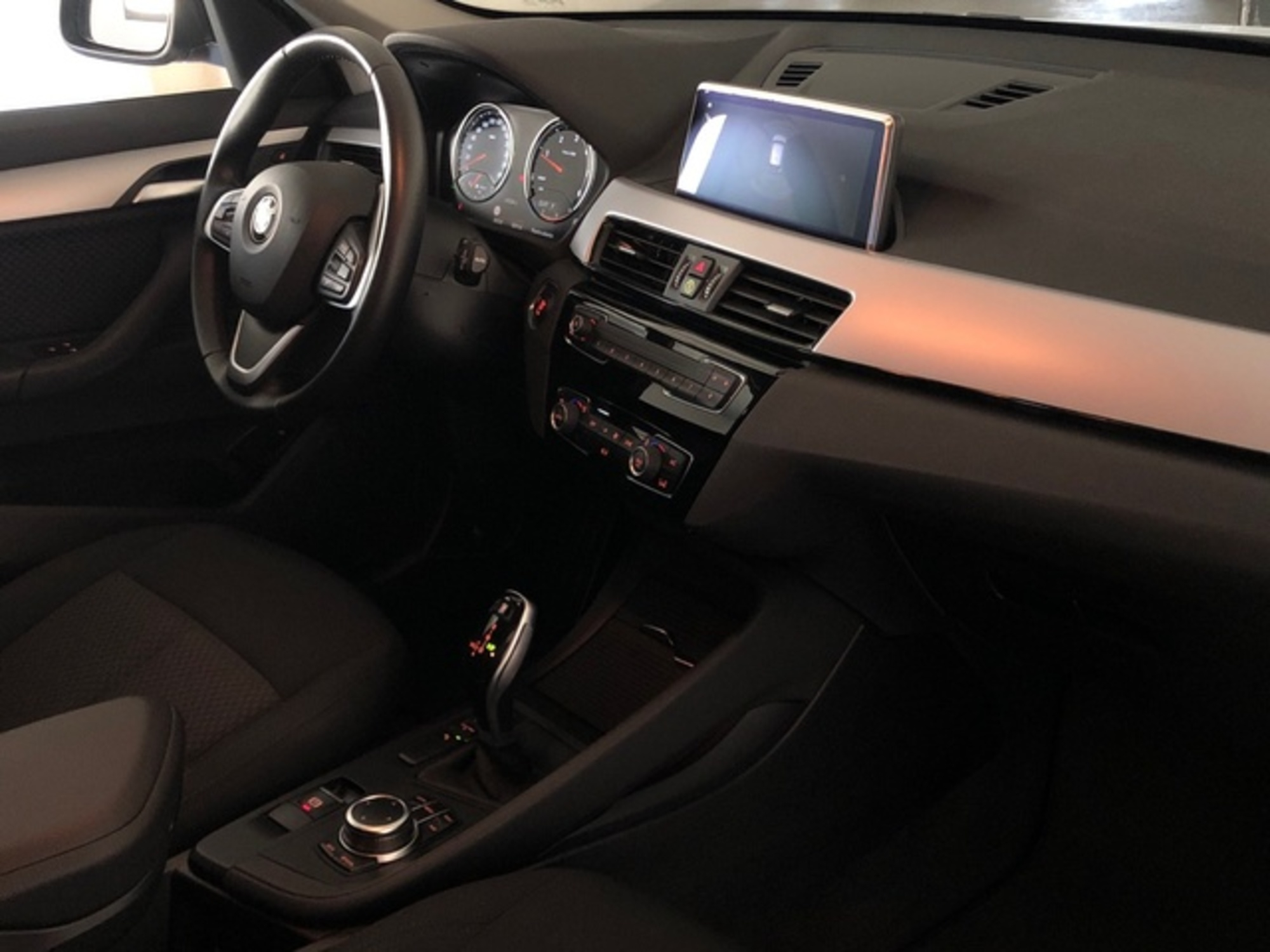 Renting BMW X1 sDrive18d 110 kW (150 CV) 28