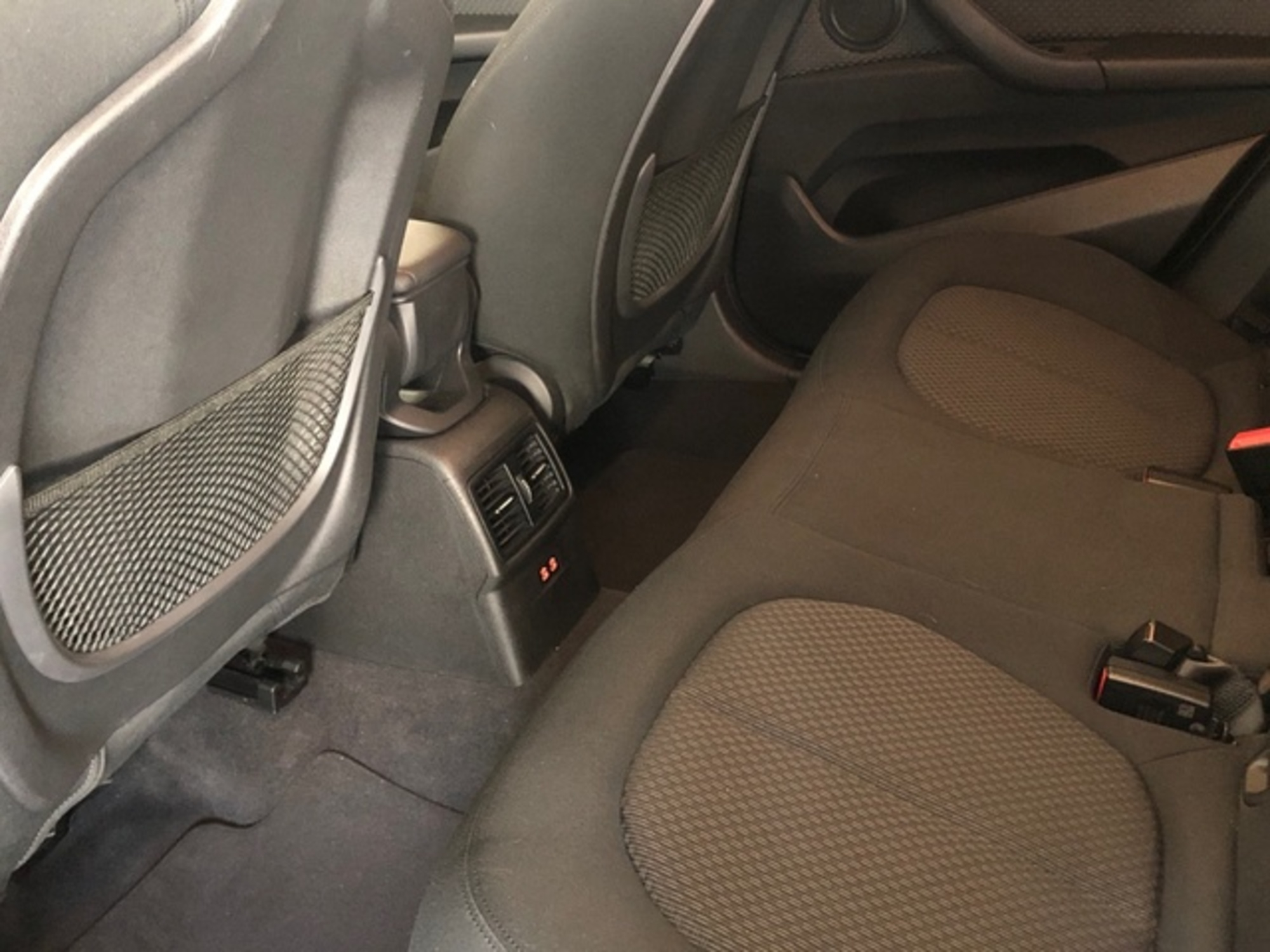 Renting BMW X1 sDrive18d 110 kW (150 CV) 28