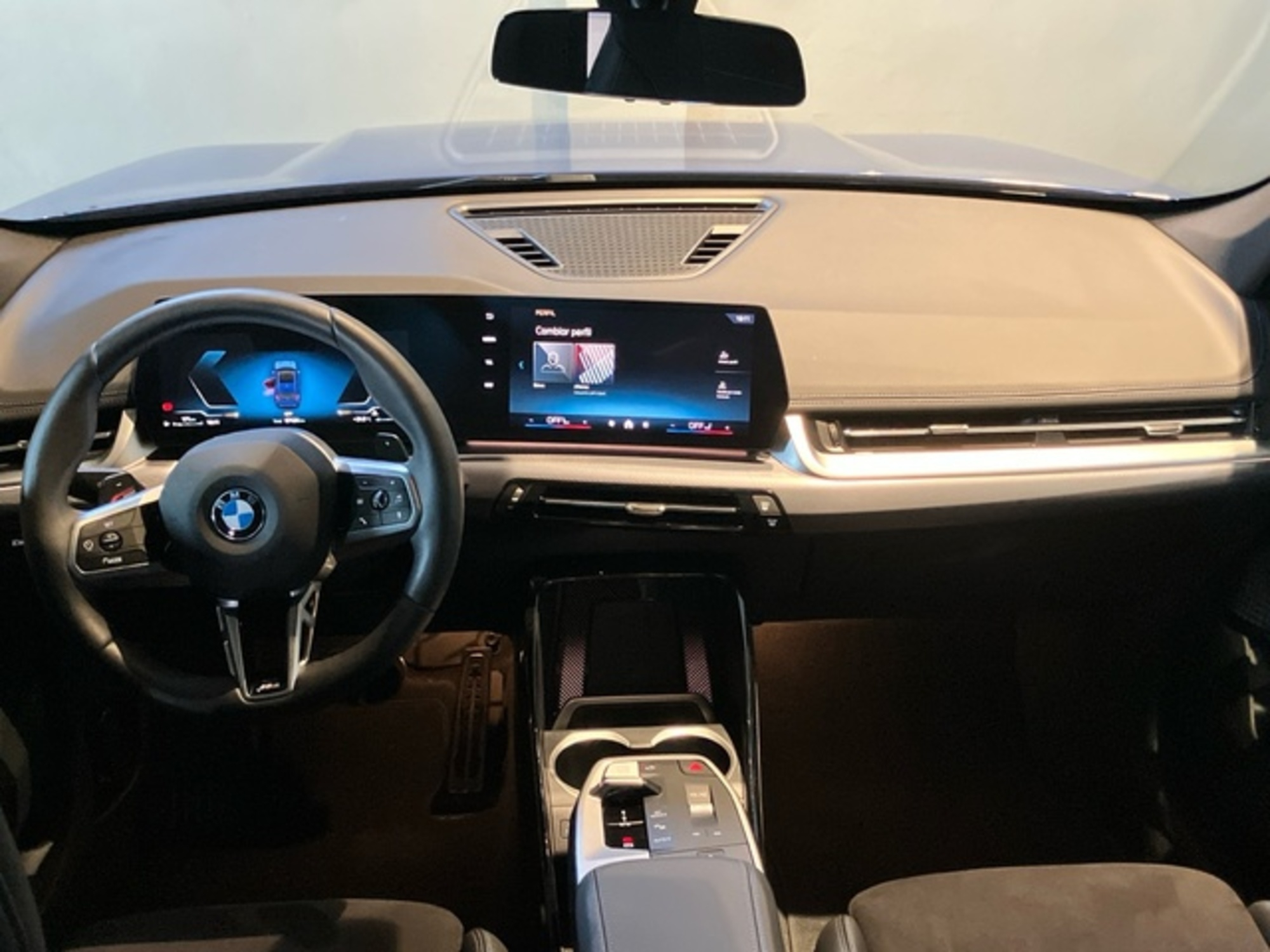 Renting BMW X1 sDrive18d 110 kW (150 CV) 29
