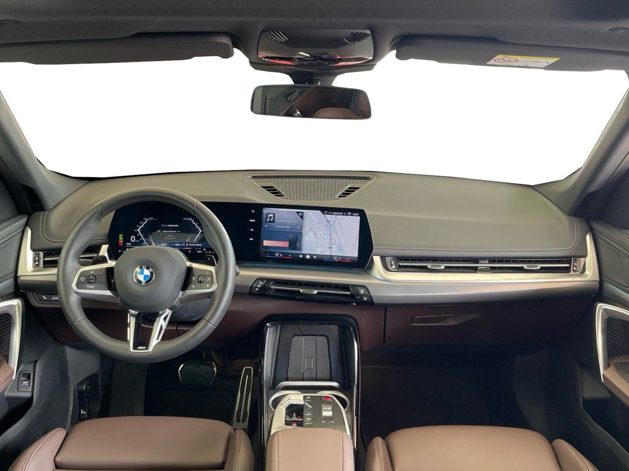 Renting BMW X1 sDrive18d 110 kW (150 CV) 33