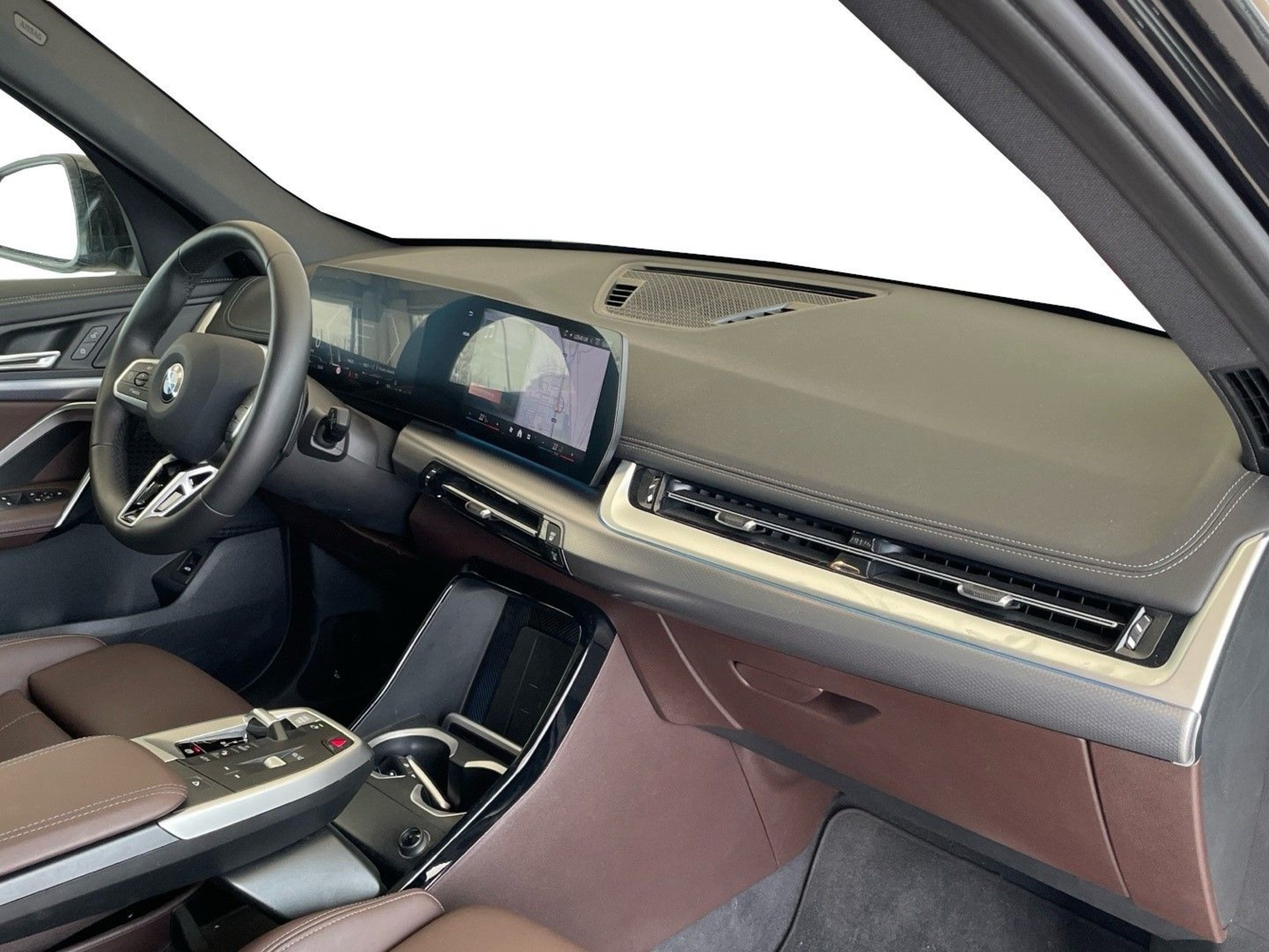 Renting BMW X1 sDrive18d 110 kW (150 CV) 33