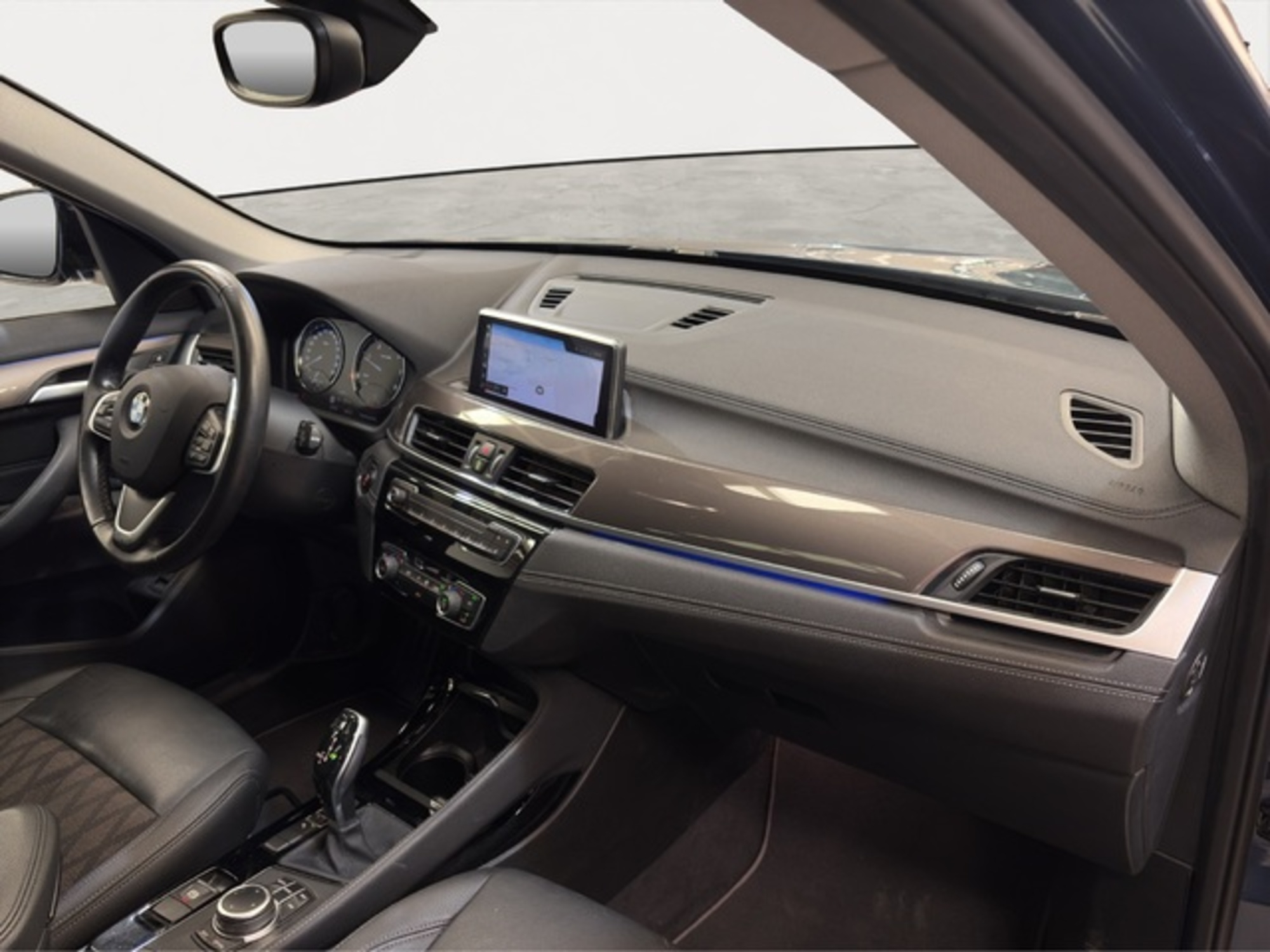 Renting BMW X1 sDrive18d 110 kW (150 CV) 30 6