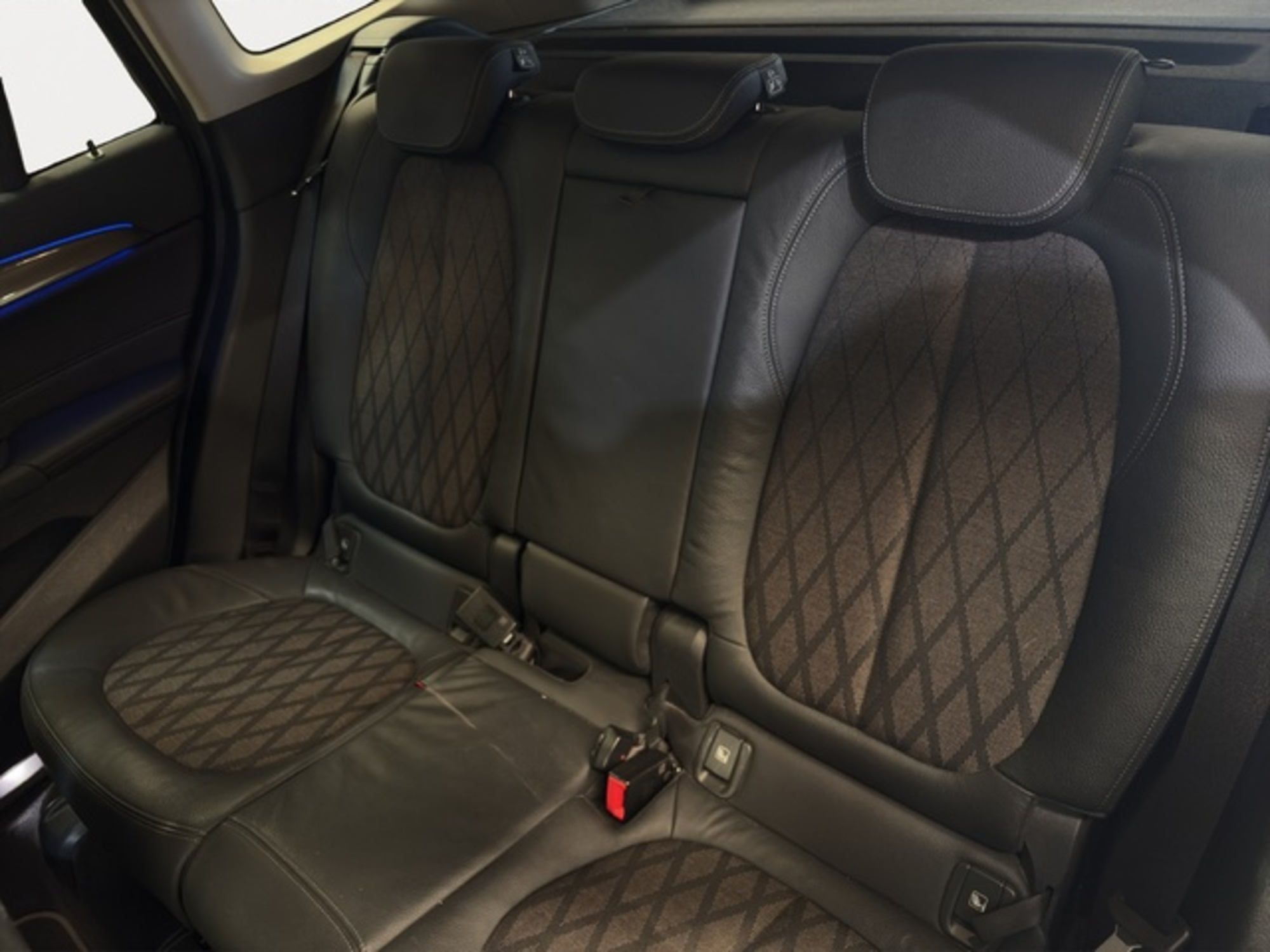 Renting BMW X1 sDrive18d 110 kW (150 CV) 30 6