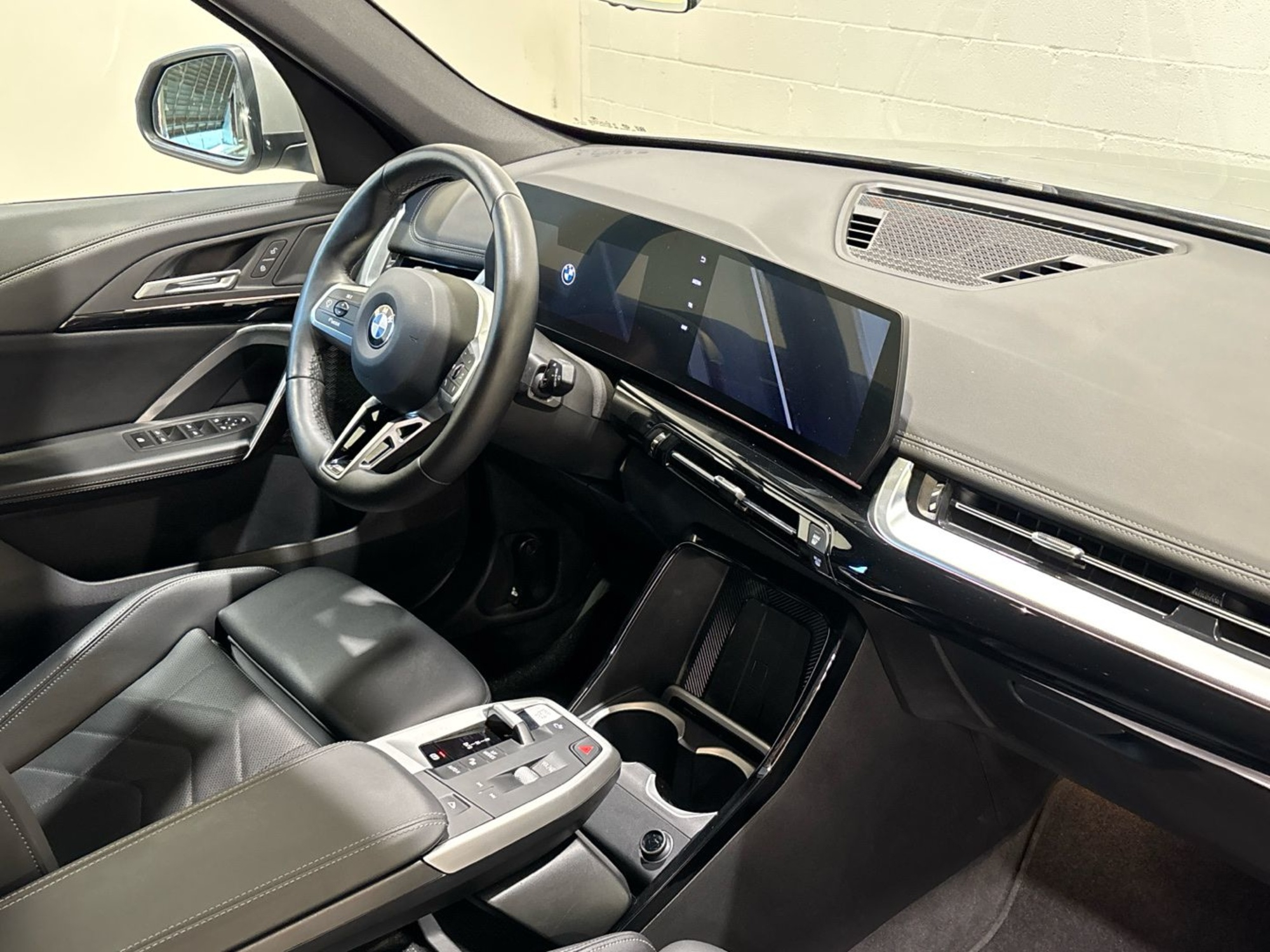Renting BMW X1 sDrive20d 120 kW (163 CV) 16 8