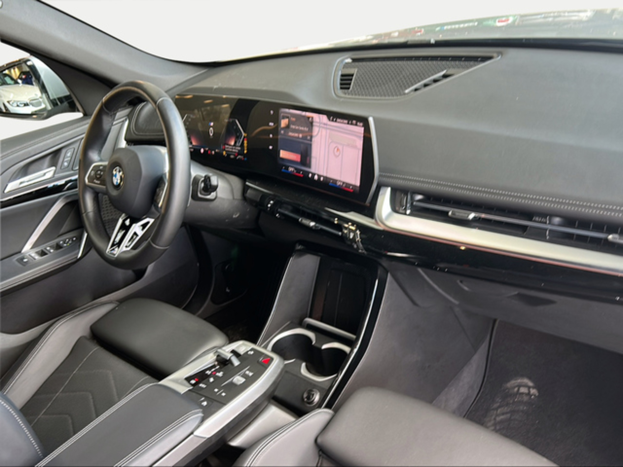 Renting BMW X1 sDrive20d 120 kW (163 CV) 16 10