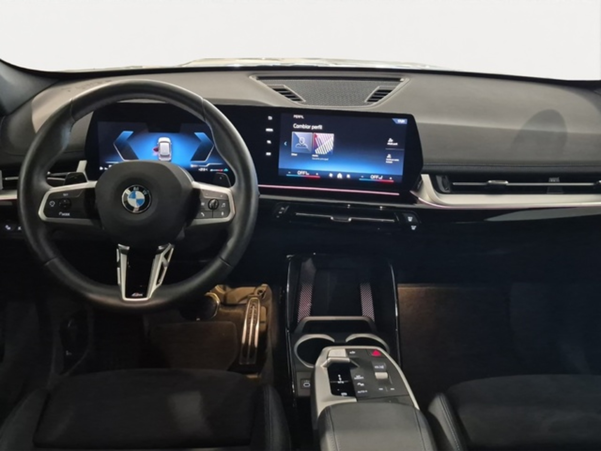 Renting BMW X1 sDrive20d 120 kW (163 CV) 8 13