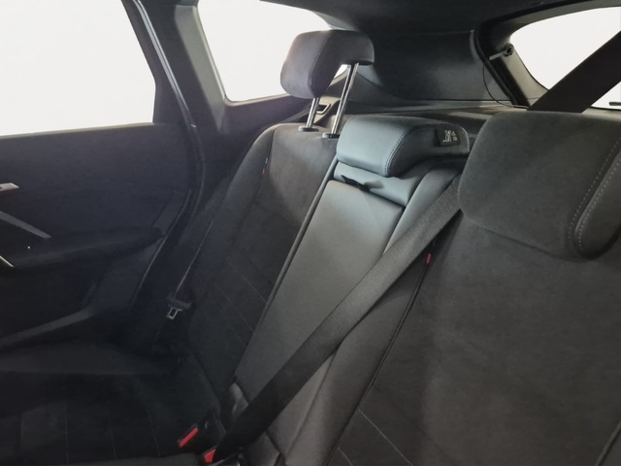 Renting BMW X1 sDrive20d 120 kW (163 CV) 8 13