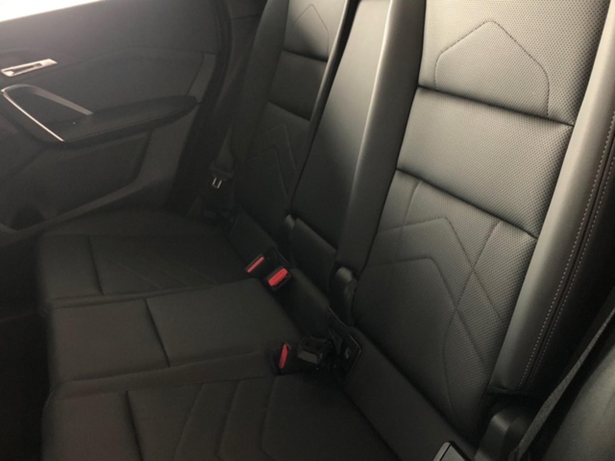 Renting BMW X1 sDrive20d 120 kW (163 CV) 8 15