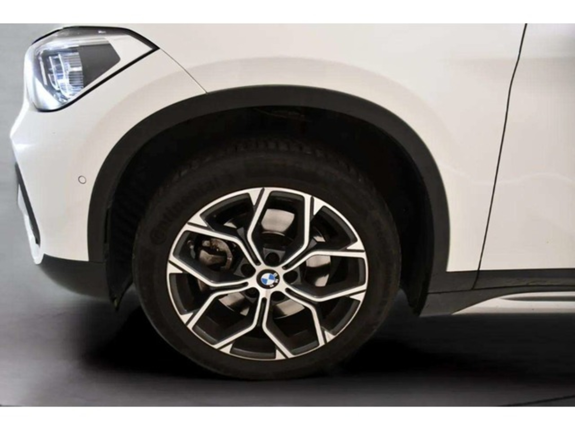 Renting BMW X1 sDrive20d 140 kW (190 CV)