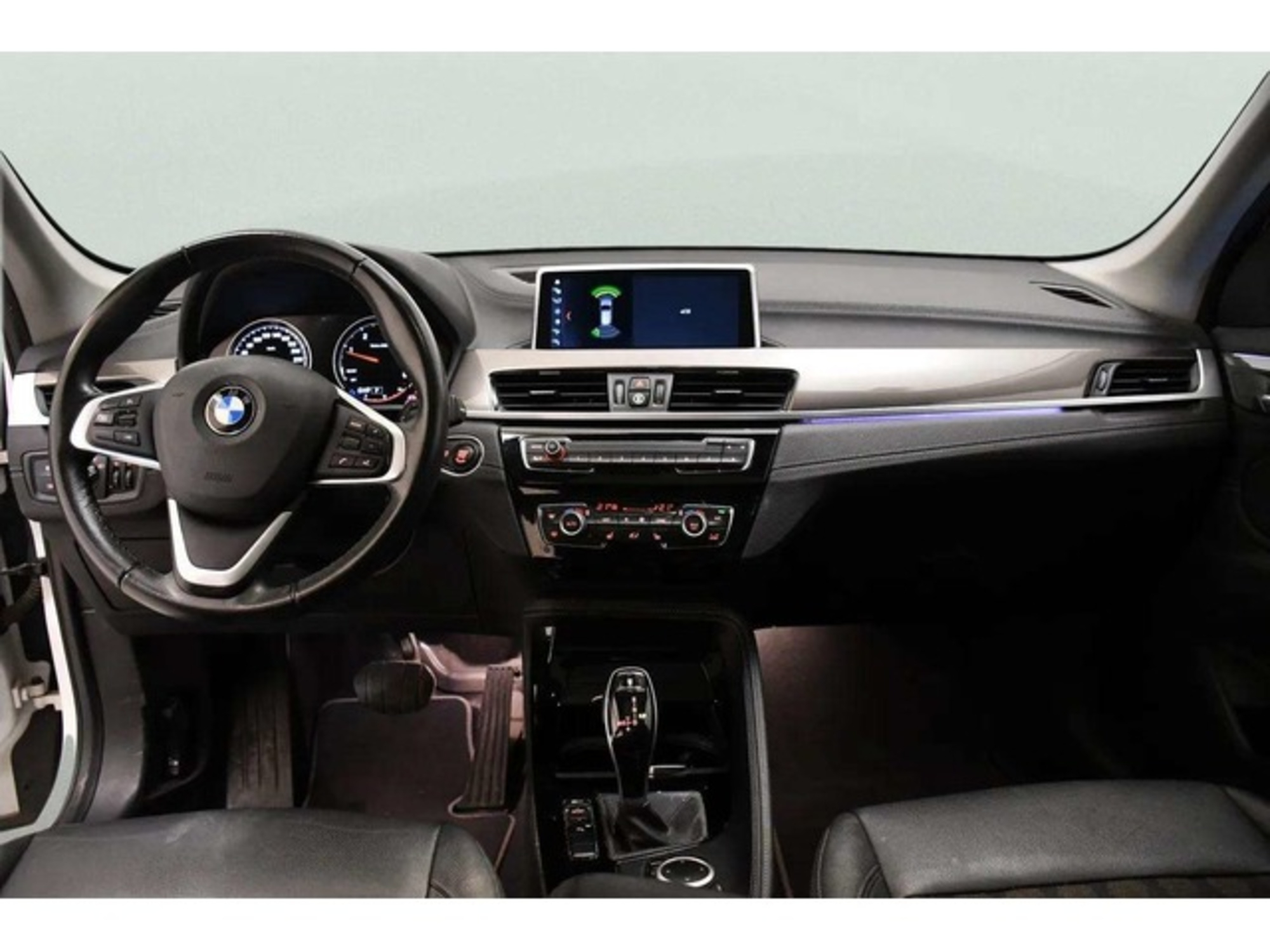 Renting BMW X1 sDrive20d 140 kW (190 CV)