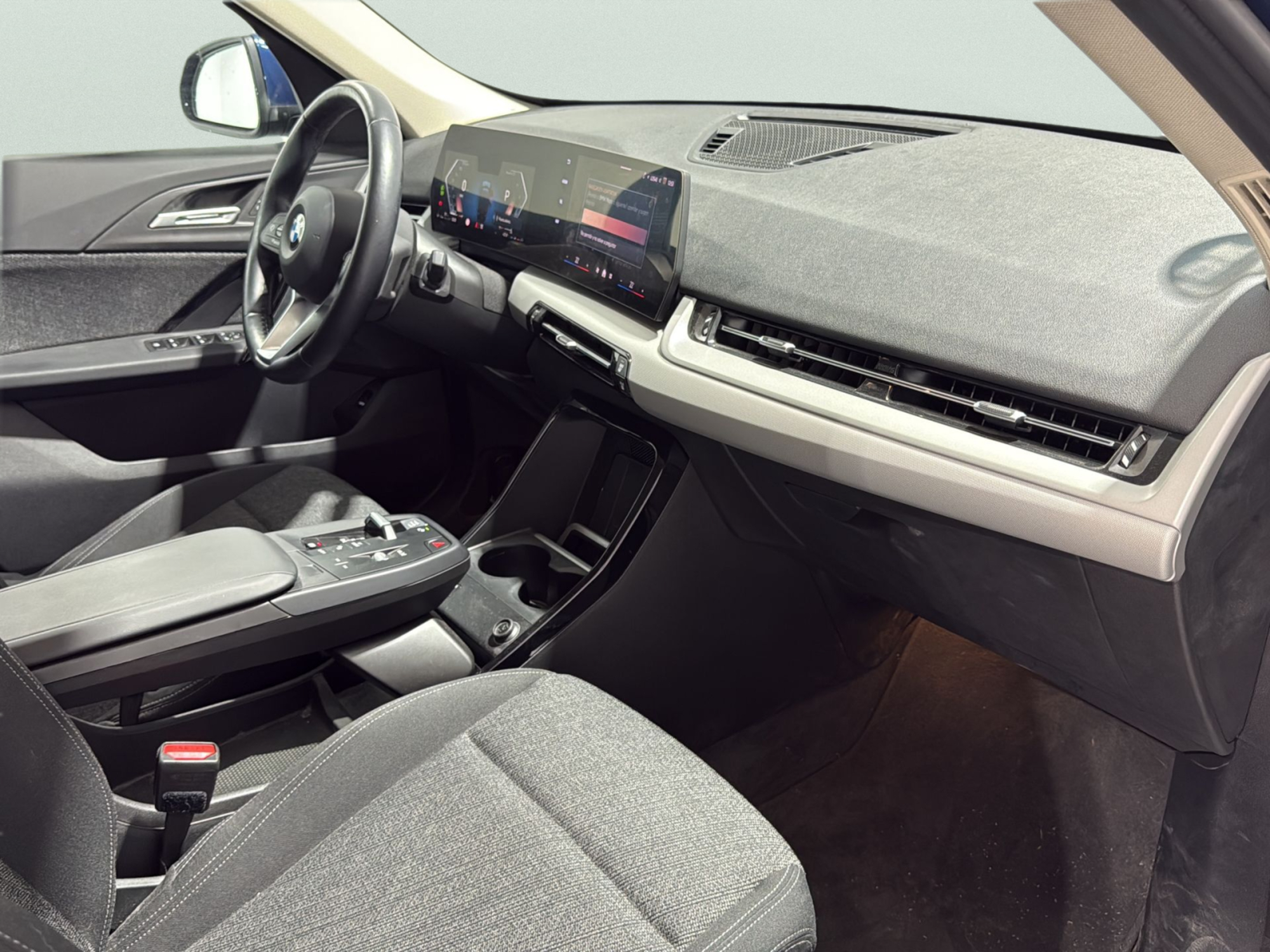 Renting BMW X1 sDrive20i 125 kW (170 CV) 1