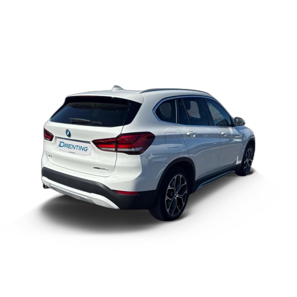 Renting BMW X1 xDrive25e 162 kW (220 CV) 4 3