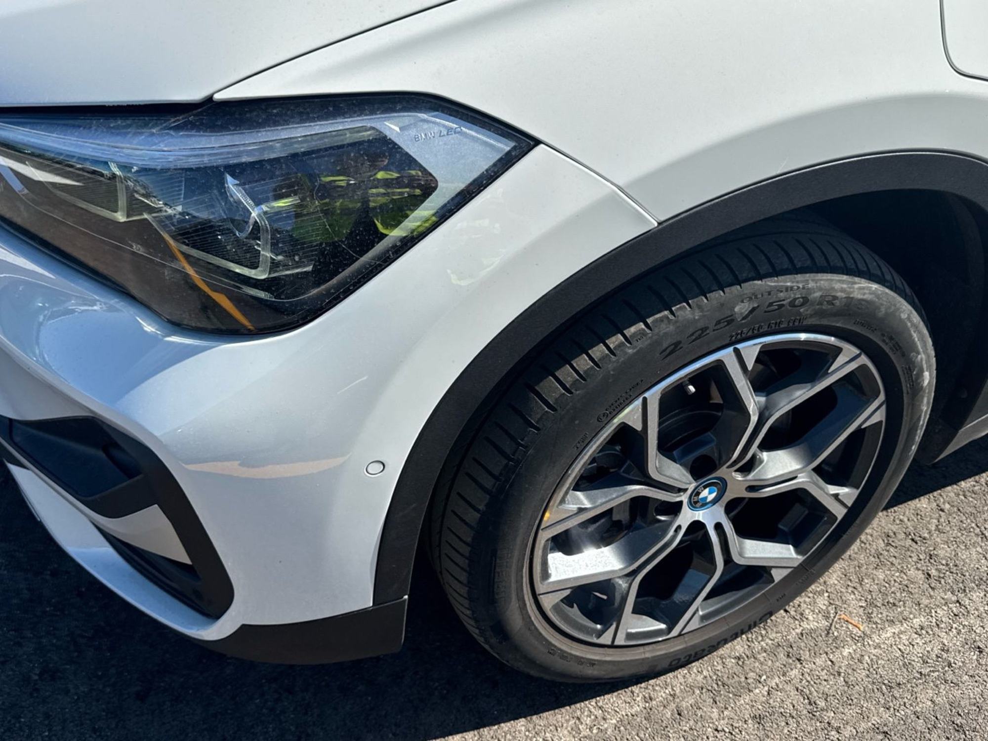 Renting BMW X1 xDrive25e 162 kW (220 CV) 4 3