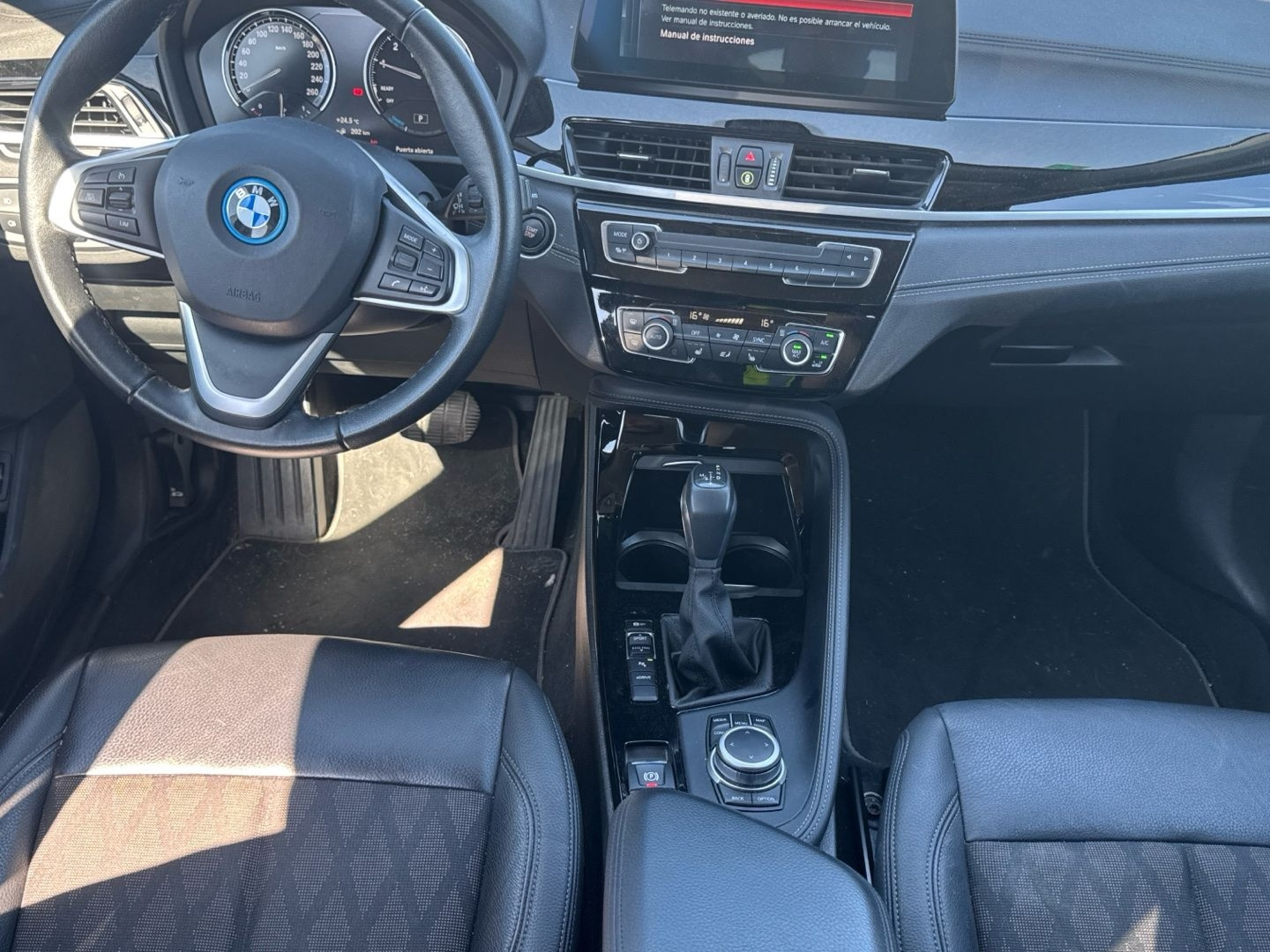 Renting BMW X1 xDrive25e 162 kW (220 CV) 4 3