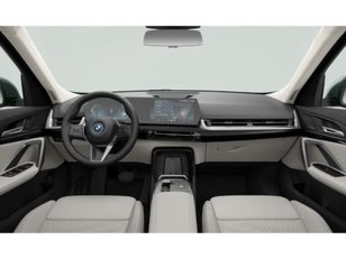 Renting BMW X1 xDrive25e 180 kW (245 CV) 13