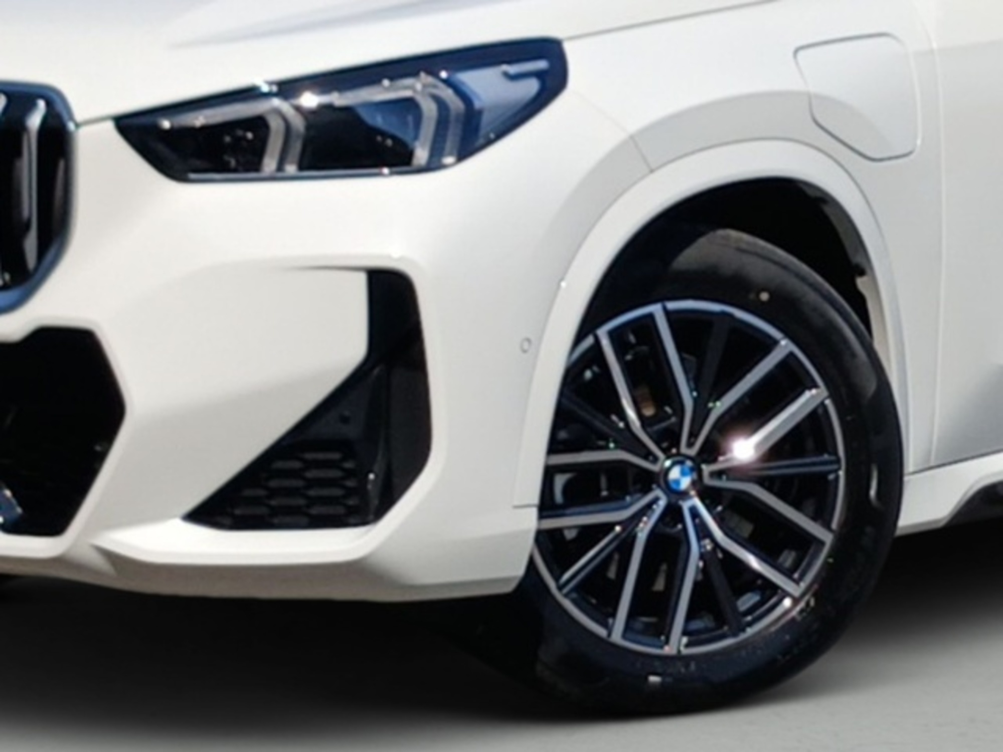 Renting BMW X1 xDrive25e 180 kW (245 CV) 13 2